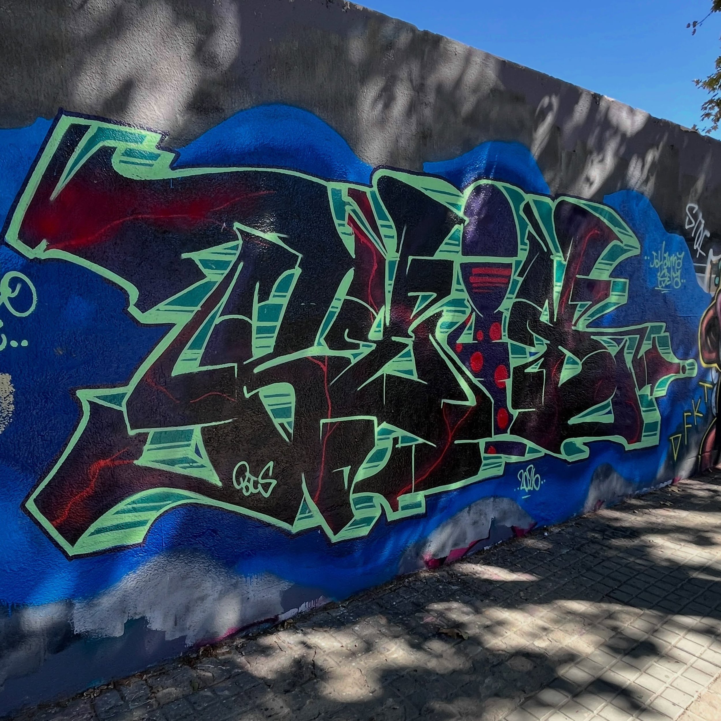 #graffiti #barcelonastreetart #barcelonastreetstyletour #streetarttourbarcelona #barcelonastreetarttour