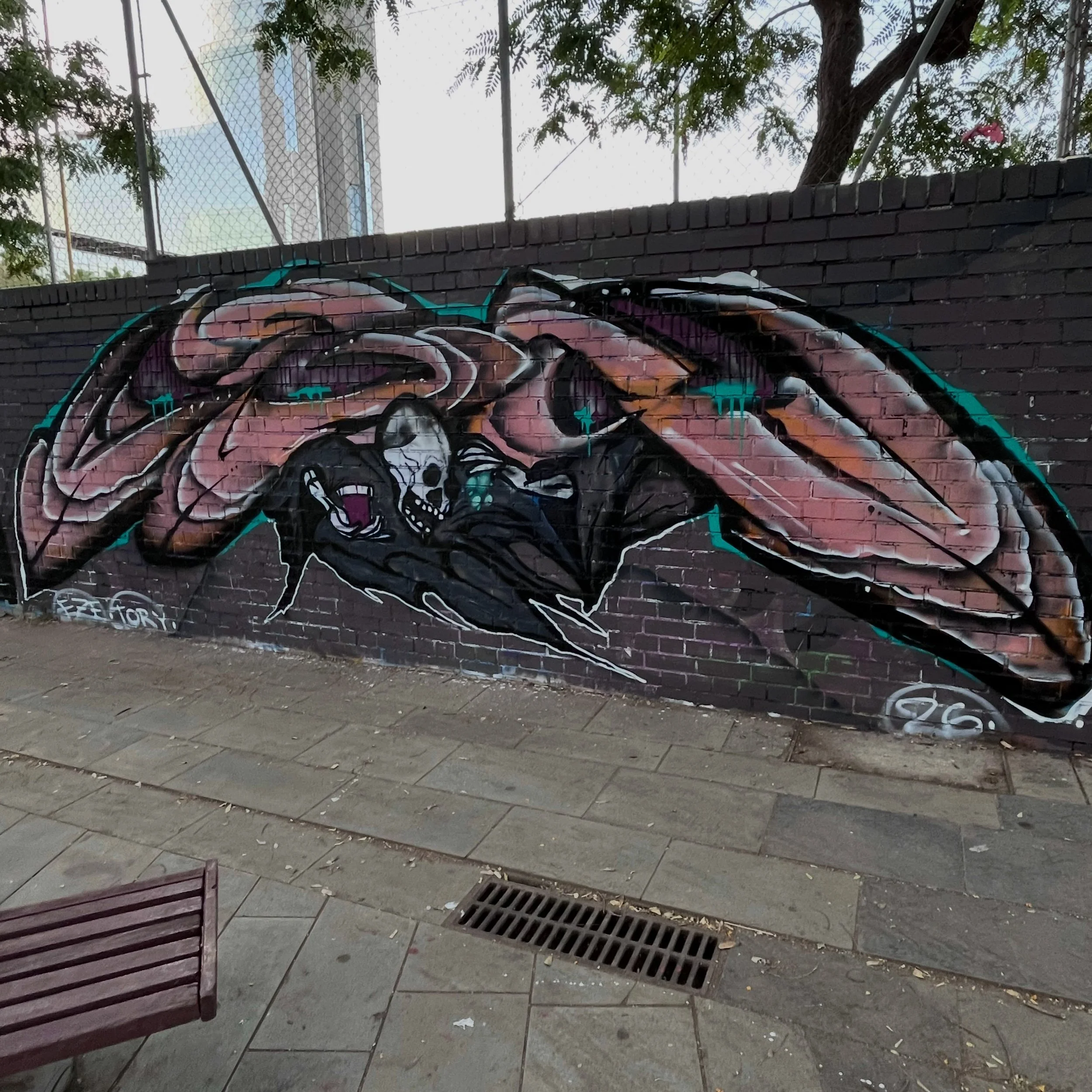 #streetart #barcelonastreetart #barcelonastreetstyletour #streetarttourbarcelona #barcelonastreetarttour