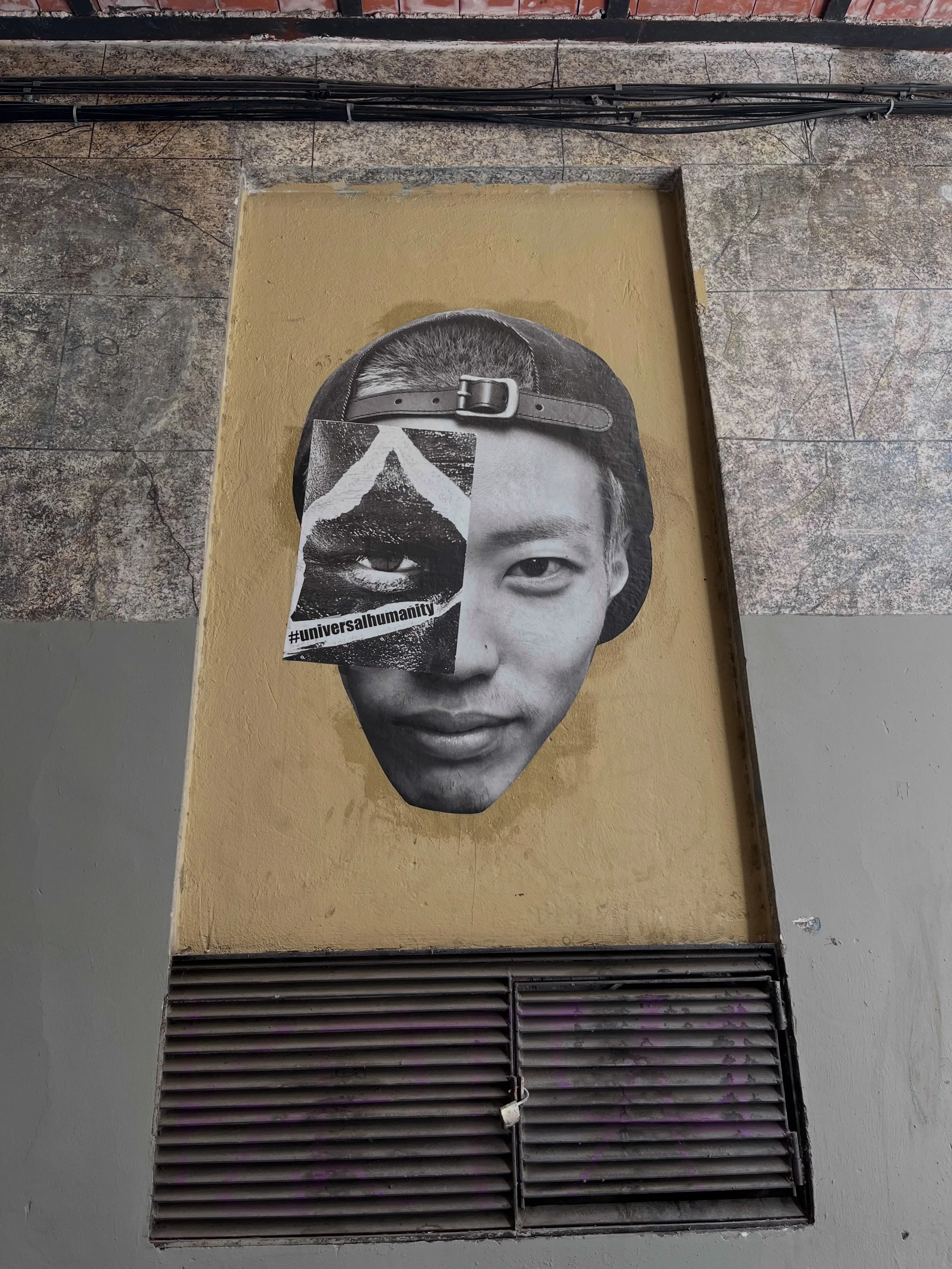 @universalhumanity #streetart #barcelonastreetart #barcelonastreetstyletour #streetarttourbarcelona #barcelonastreetarttour