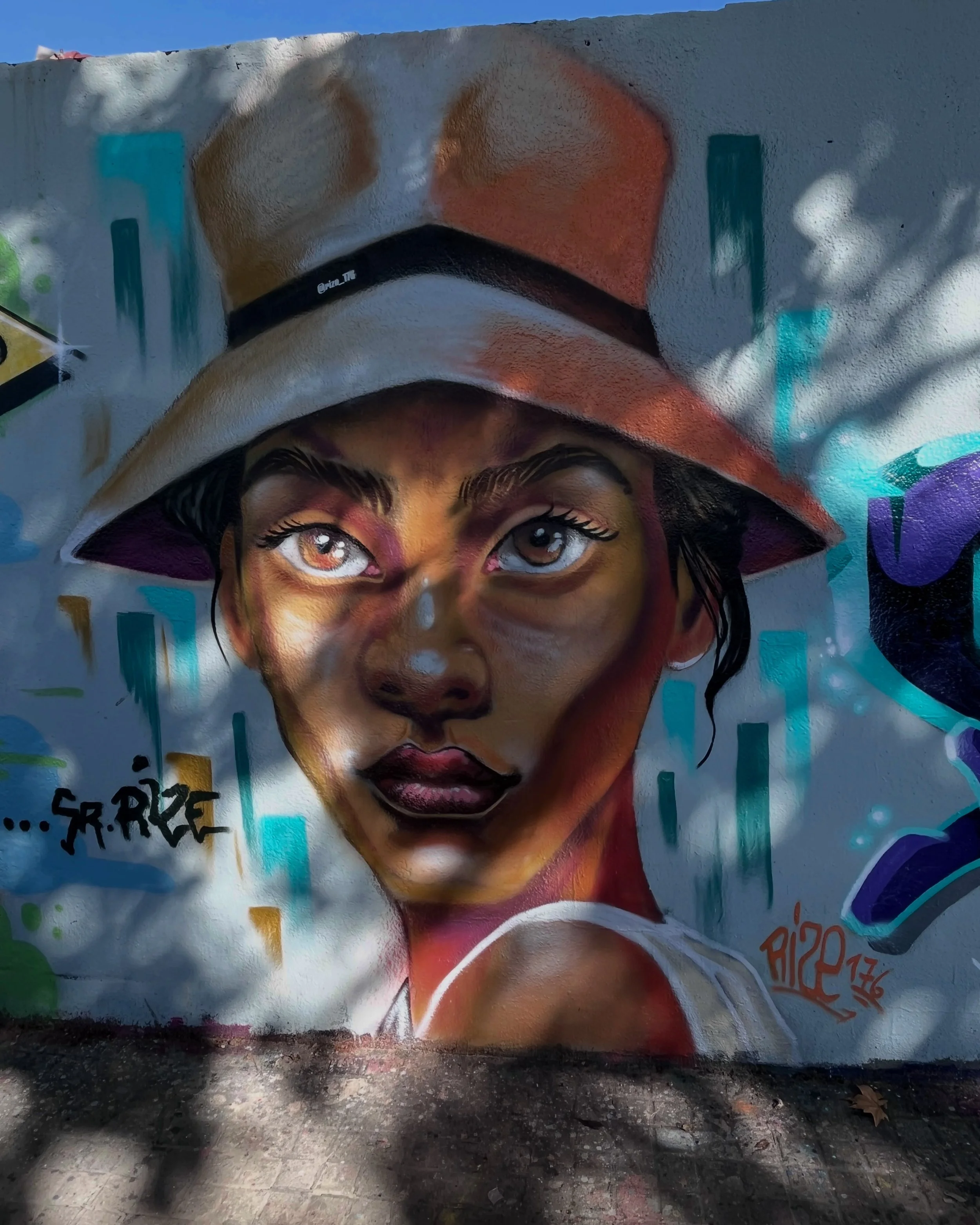 @rize_176 #streetart #barcelonastreetart #barcelonastreetstyletour #streetarttourbarcelona #barcelonastreetarttour