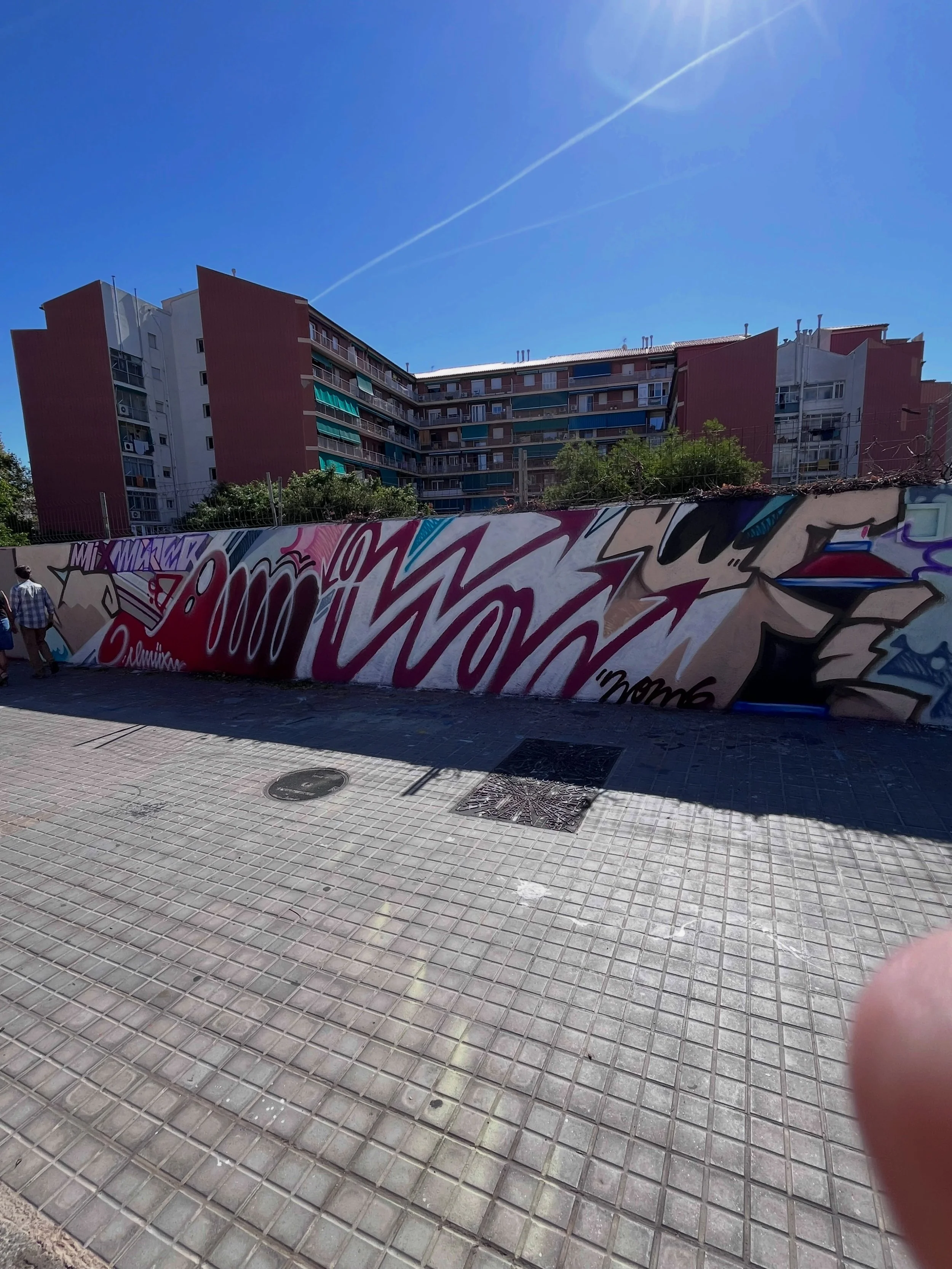 #streetart #barcelonastreetart #barcelonastreetstyletour #streetarttourbarcelona #barcelonastreetarttour