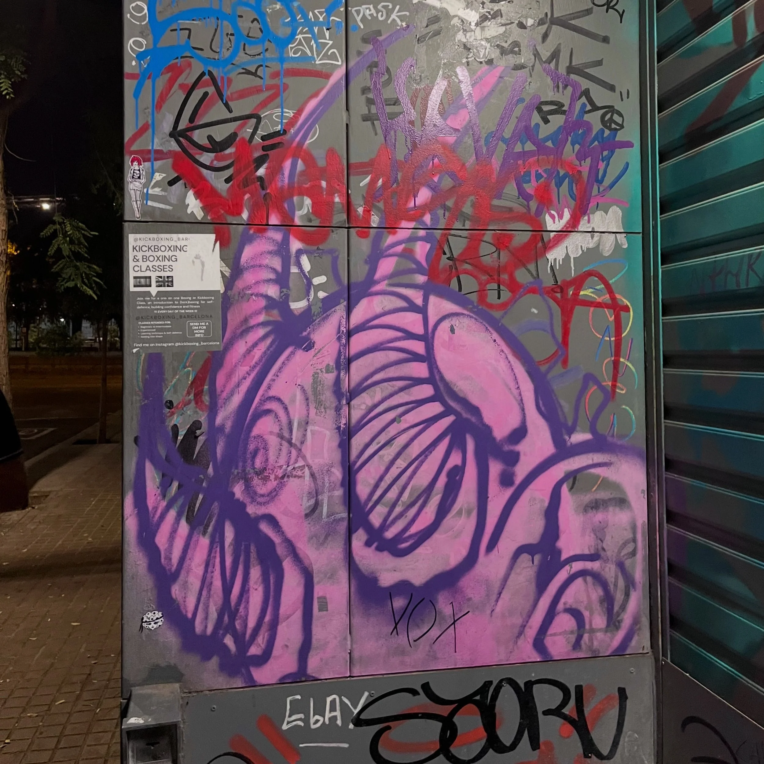 #streetart #barcelonastreetart #barcelonastreetstyletour #streetarttourbarcelona #barcelonastreetarttour