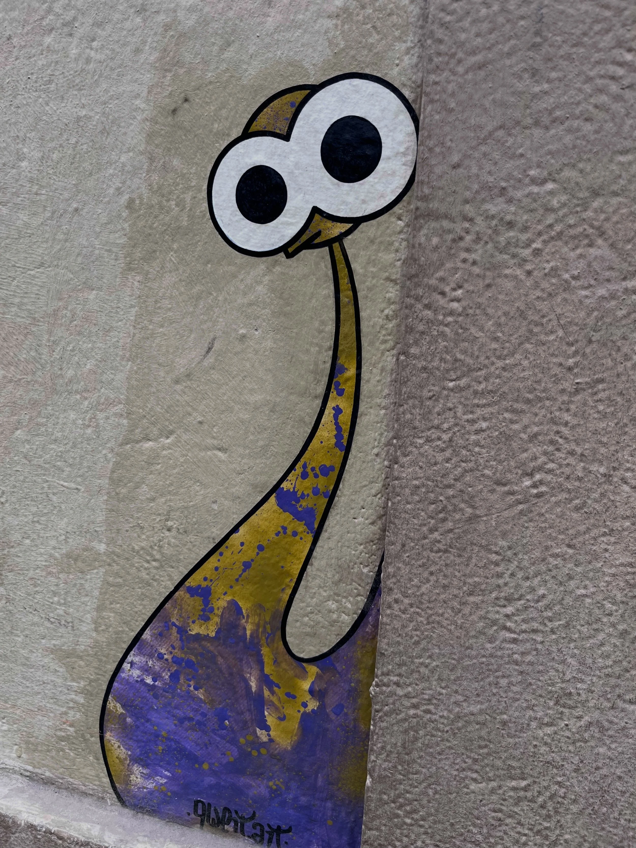 @qwert.art #streetart #barcelonastreetart #barcelonastreetstyletour #streetarttourbarcelona #barcelonastreetarttour