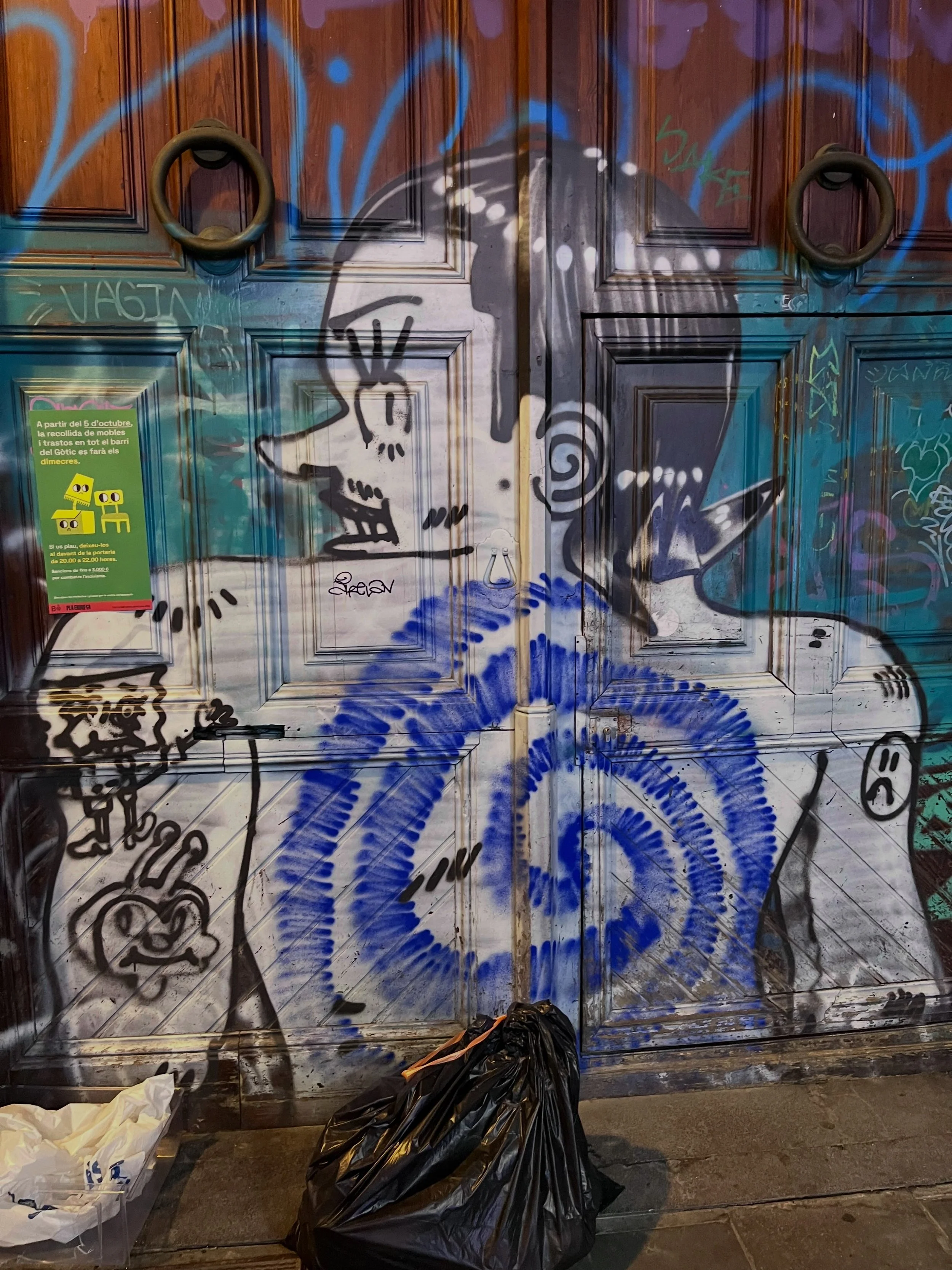 #streetart #barcelonastreetart #barcelonastreetstyletour #streetarttourbarcelona #barcelonastreetarttour