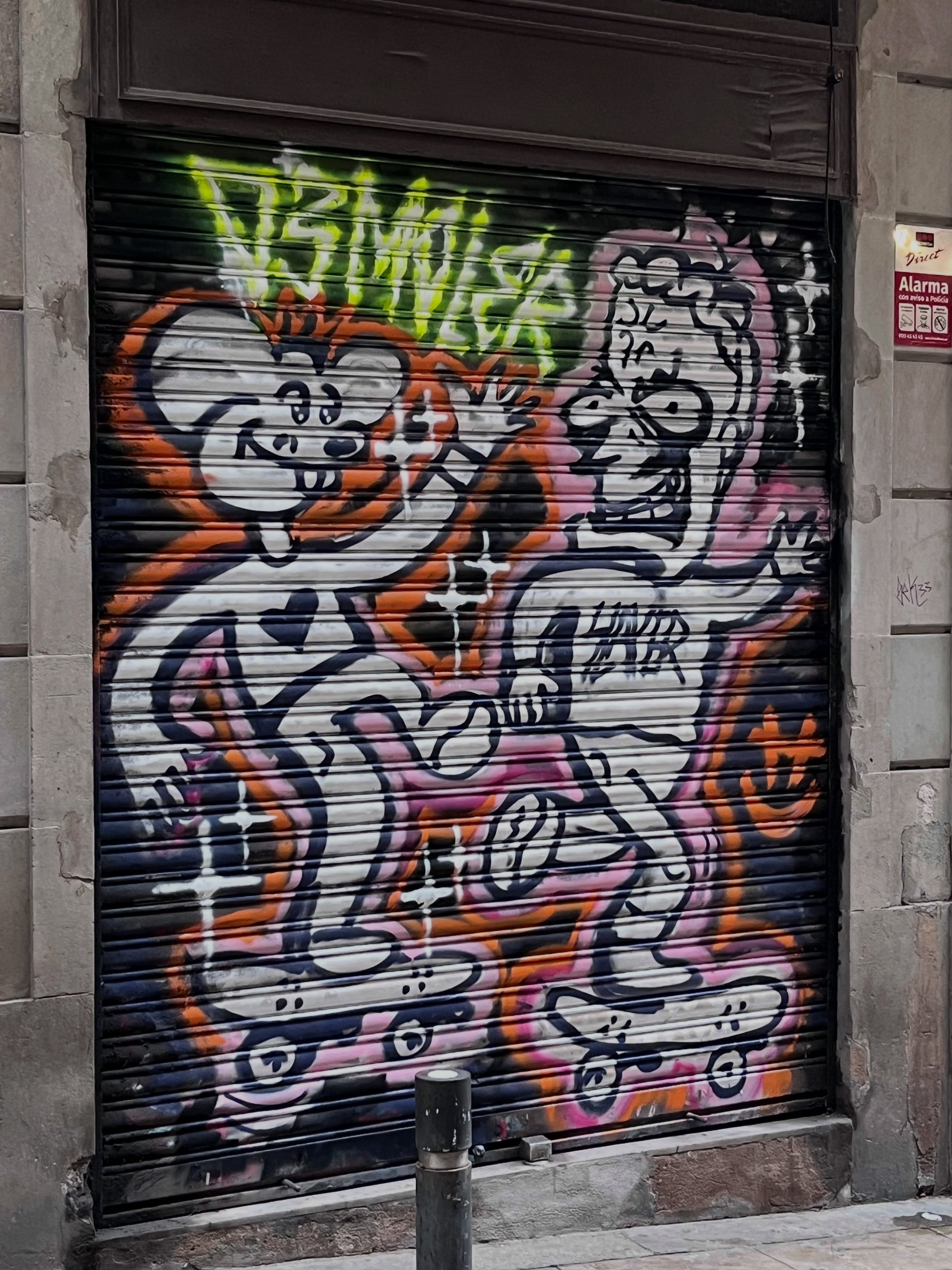 #streetart #barcelonastreetart #barcelonastreetstyletour #streetarttourbarcelona #barcelonastreetarttour