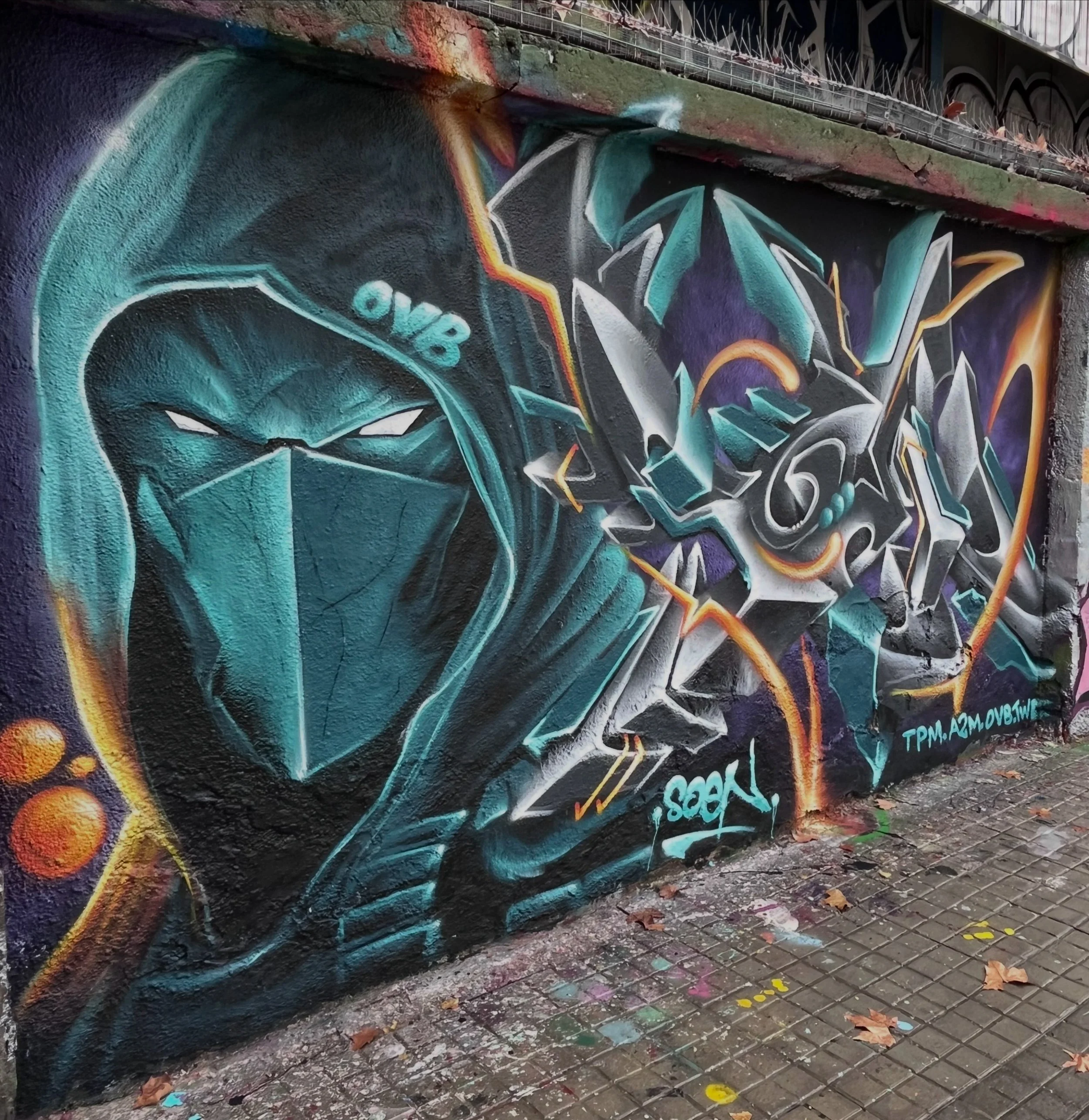@soen.tpm.a2m.ovb.twc #streetart #barcelonastreetart #barcelonastreetstyletour #streetarttourbarcelona #barcelonastreetarttour