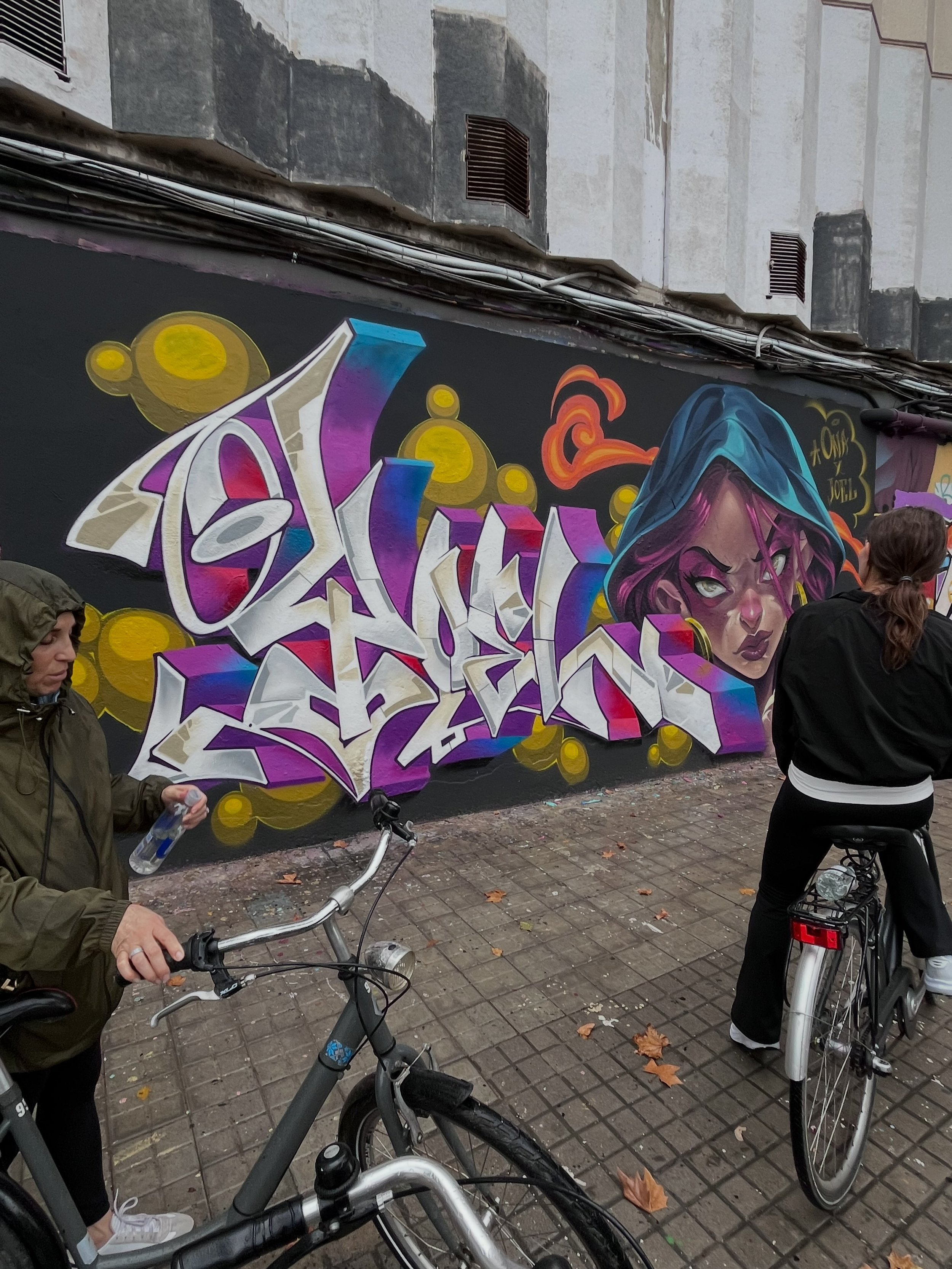 #graffiti #barcelonastreetart #barcelonastreetstyletour #streetarttourbarcelona #barcelonastreetarttour