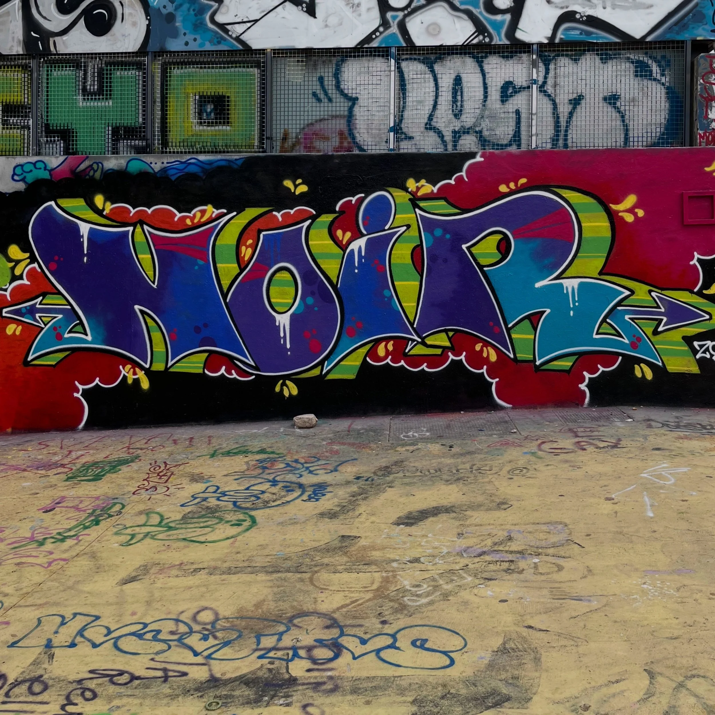 #graffiti #barcelonastreetart #barcelonastreetstyletour #streetarttourbarcelona #barcelonastreetarttour