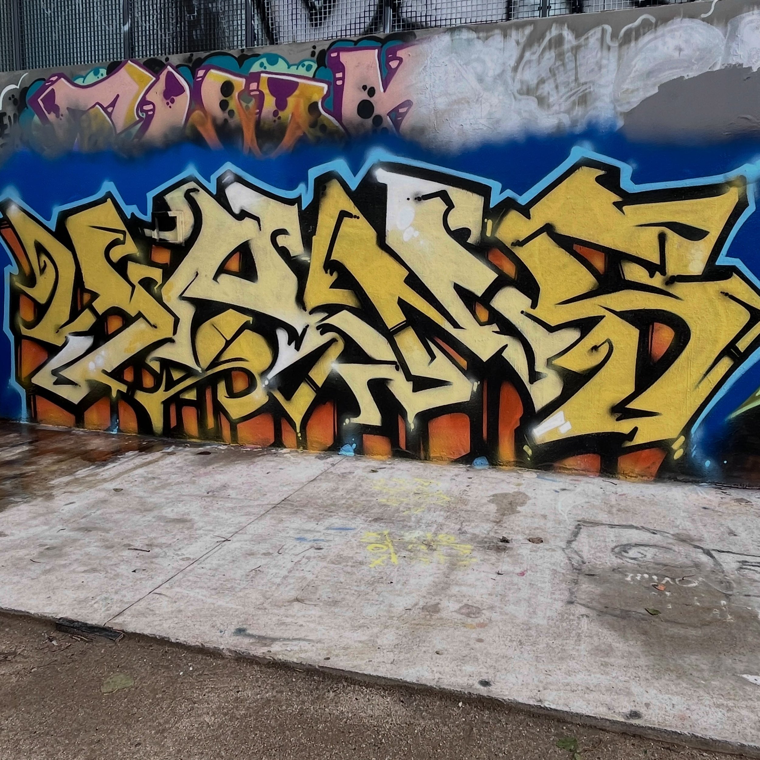 #graffiti #barcelonastreetart #barcelonastreetstyletour #streetarttourbarcelona #barcelonastreetarttour