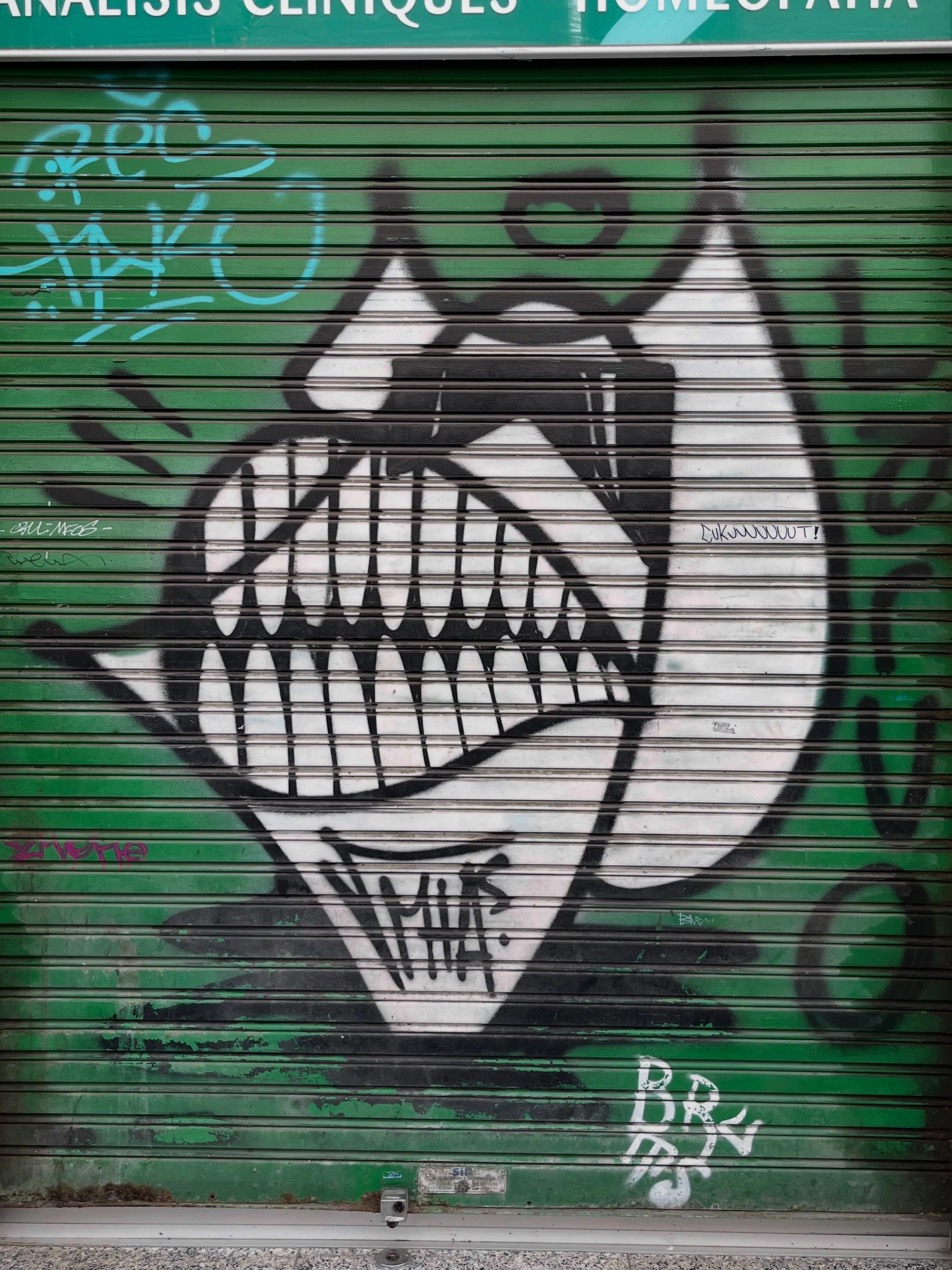 #graffiti #barcelonastreetart #barcelonastreetstyletour #streetarttourbarcelona #barcelonastreetarttour