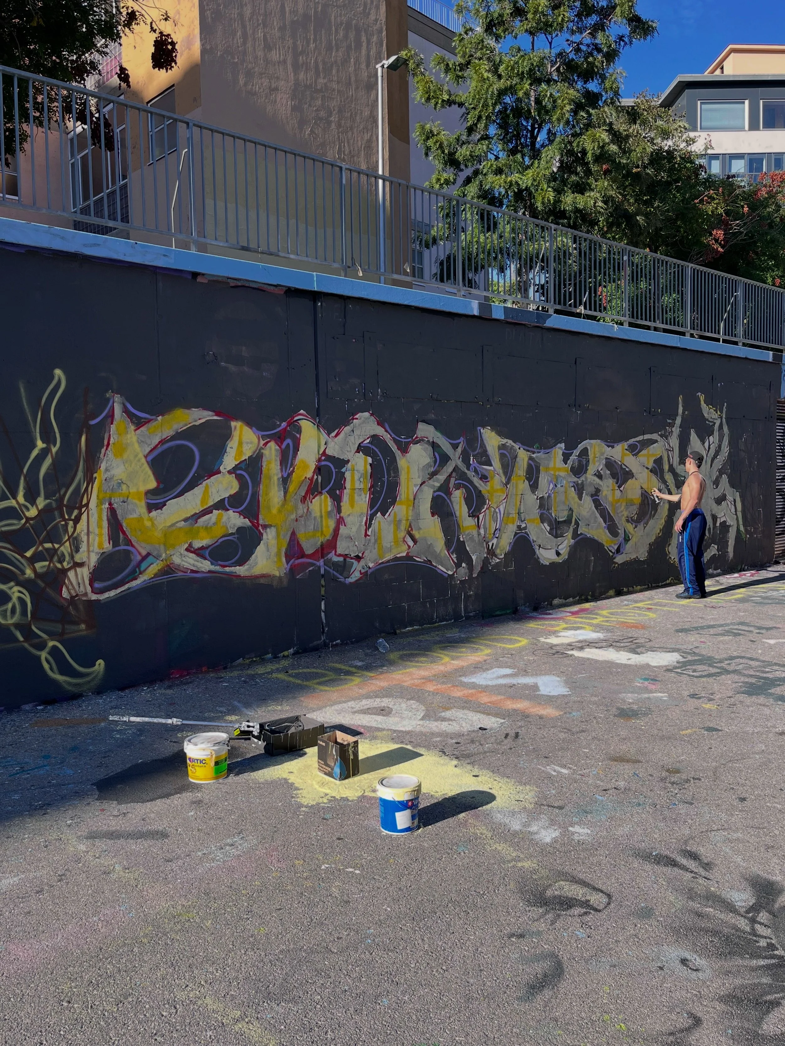 #graffiti #barcelonastreetart #barcelonastreetstyletour #streetarttourbarcelona #barcelonastreetarttour