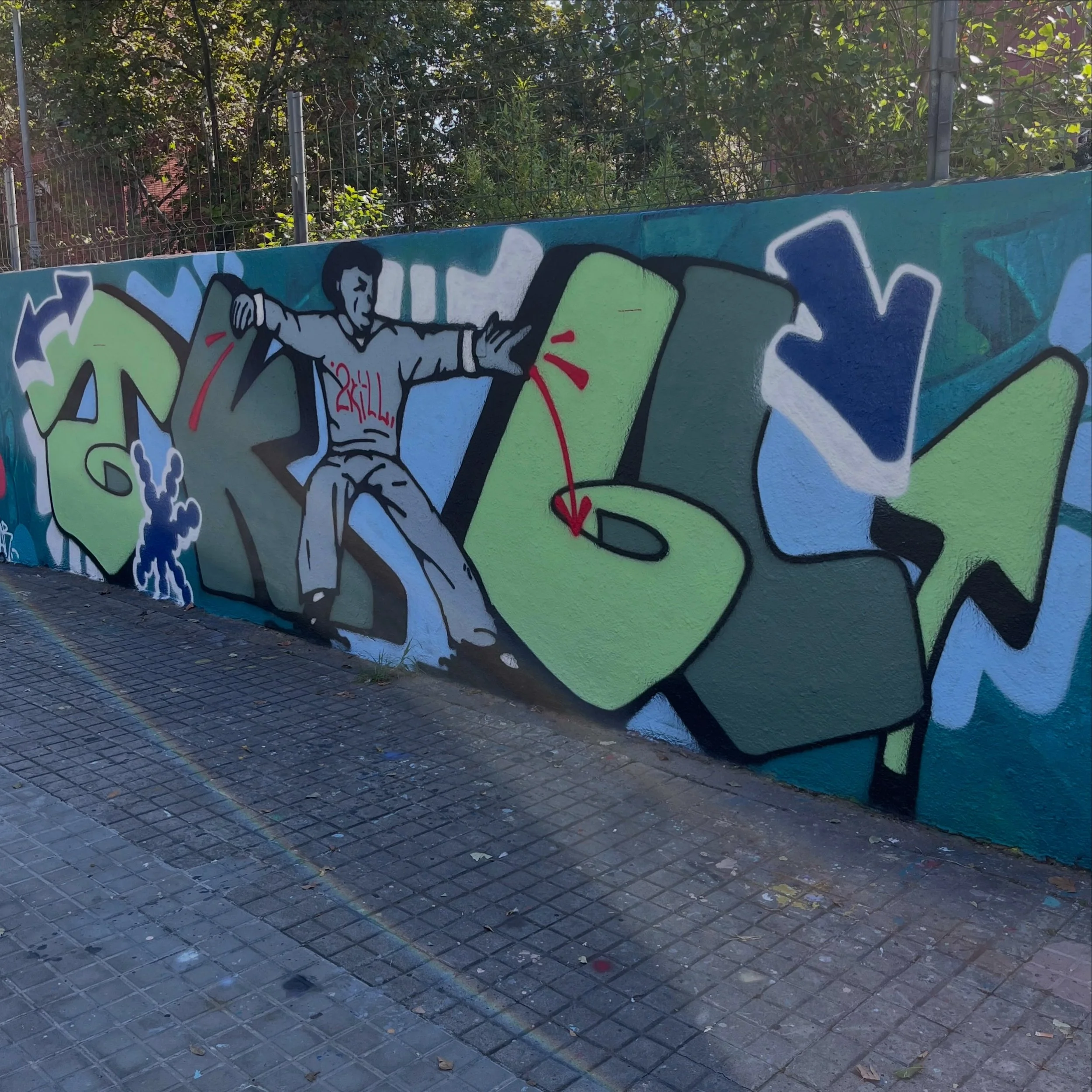 #graffiti #barcelonastreetart #barcelonastreetstyletour #streetarttourbarcelona #barcelonastreetarttour