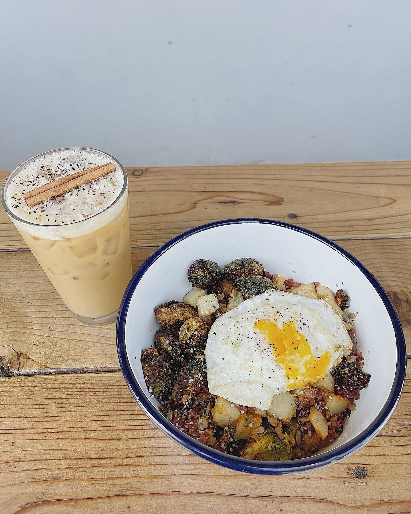 Who doesn't love Sunday brunch after a wild weekend?! 

Pictured here is our horchata cold brew &amp; brussel hash dish 🍳