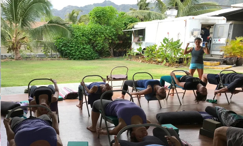 Indoor/Outdoor studio looks out at the beautiful “Garden of Eatin’” and the Ko’olau mountains.
