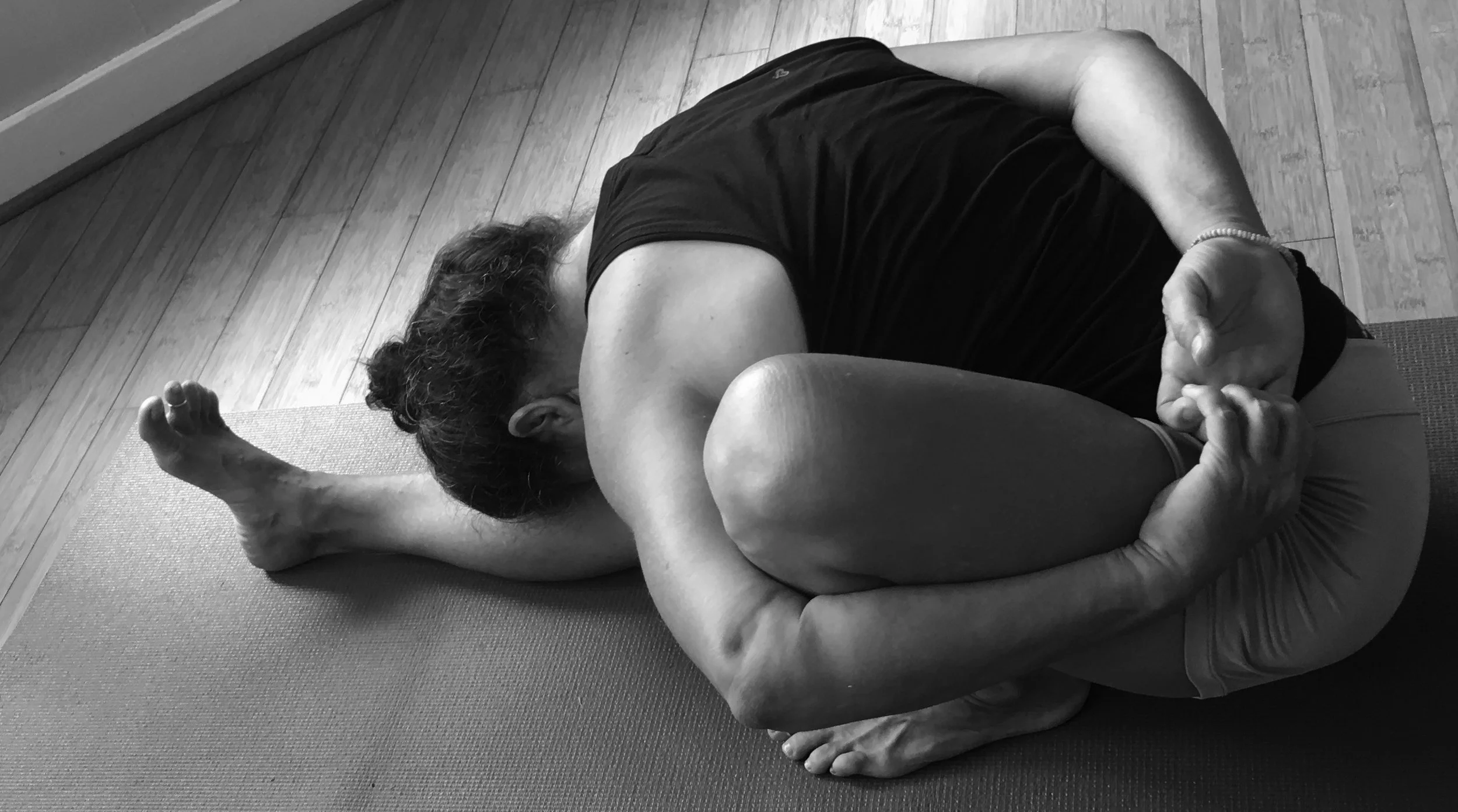 Marichyasana_1_greyscale_2.jpg