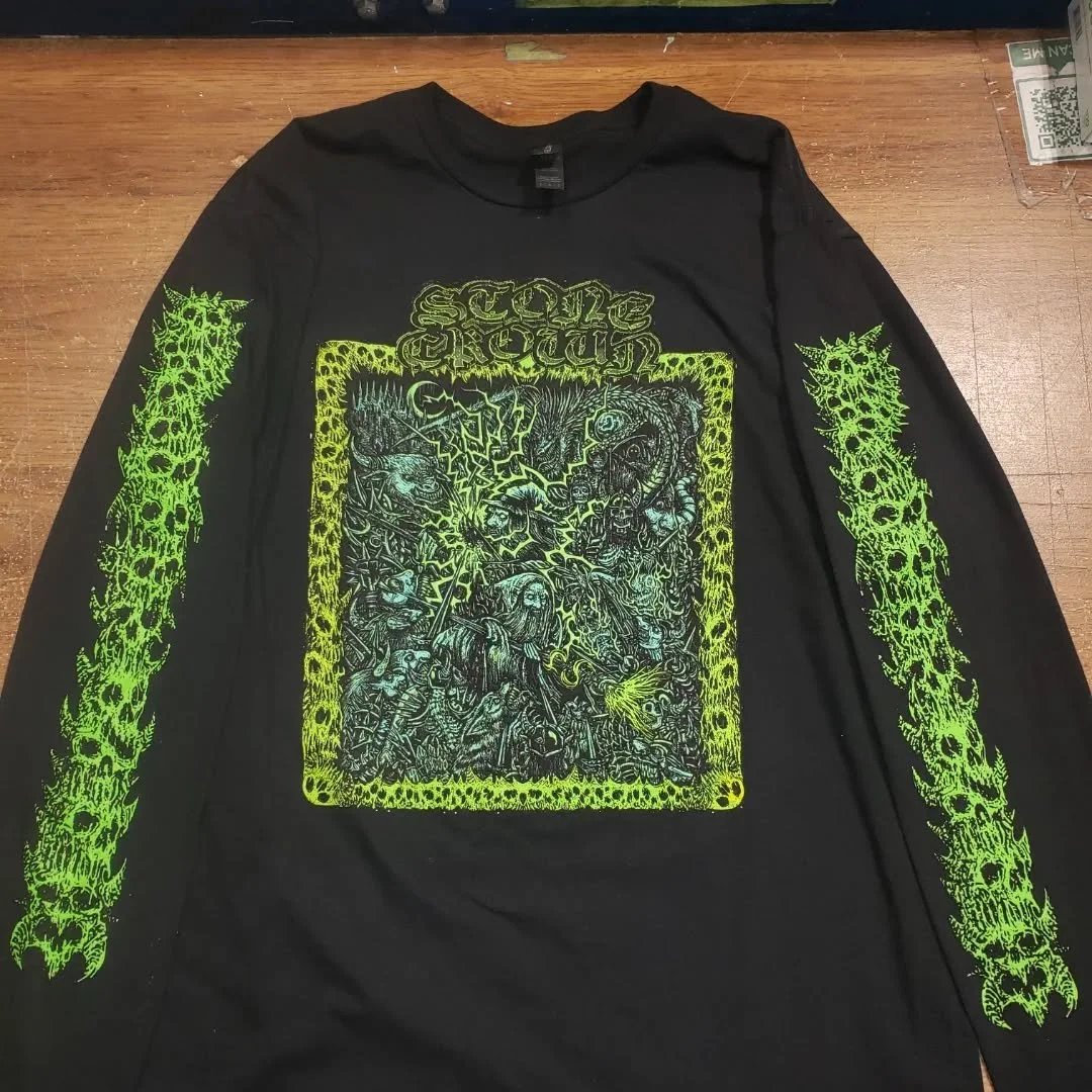 Check out this new glow-in-the-dark merch we've got running for @stone__crown today! How fitting that this wicked design will be the first finished order for October! Just in time for the spooky season! 👻 🎃 💀 🧙&zwj;♀️

Want your next merch run to