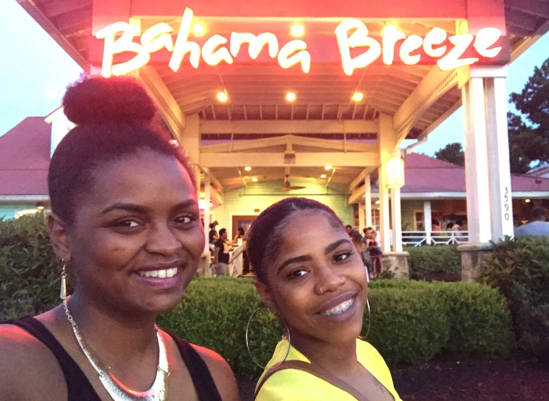 On my last night in Atlanta, we visited Bahama Breeze with friends! #VonneVoyage