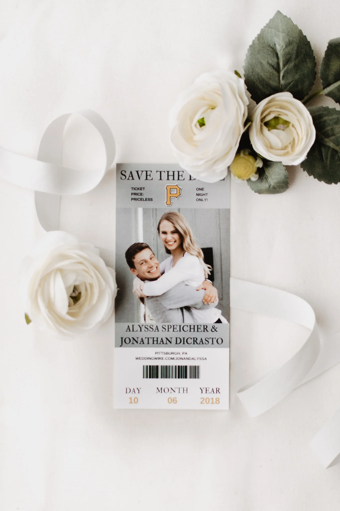 Blush + Gray Pittsburgh PNC Park Wedding | Pennsylvania Wedding Photographer | Catherine Milliron Photography