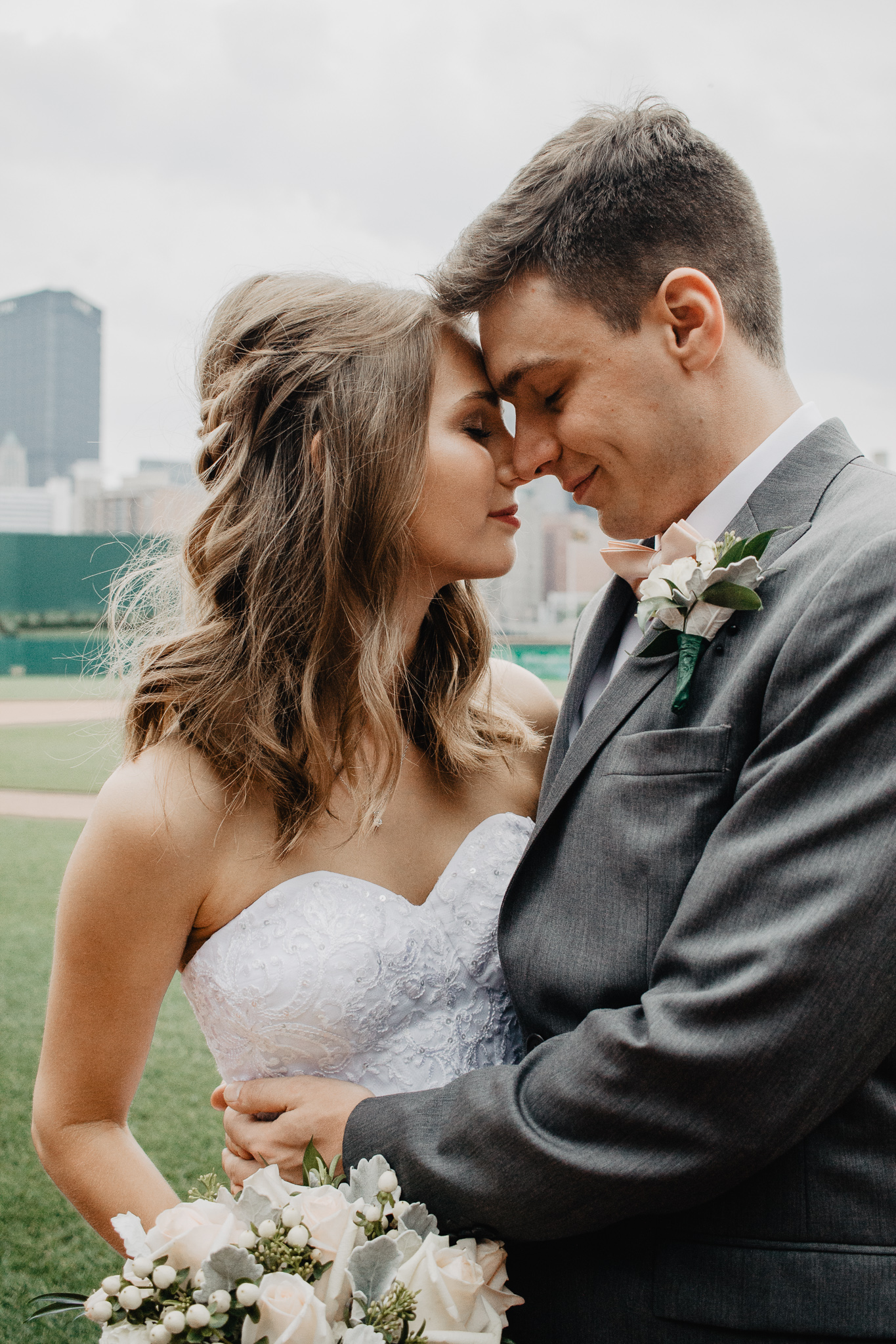 Blush + Gray Pittsburgh PNC Park Wedding | Ohio Wedding Photographer | Catherine Milliron Photography