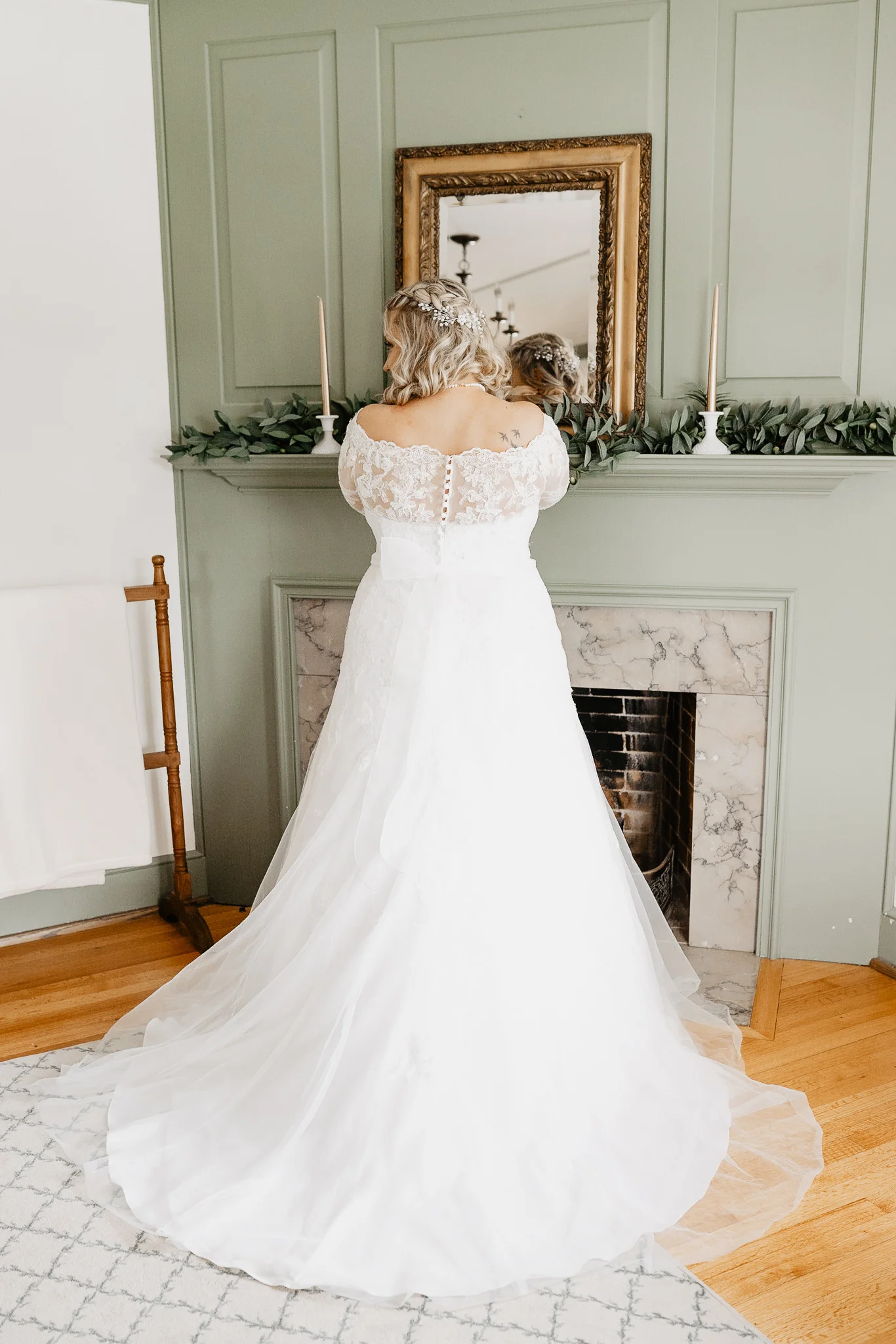 Hannah + Mike | Chianti and Navy Columbus Wedding at Little Brooke Meadow | Catherine Milliron Photography | Ohio Wedding + Engagement Photographer