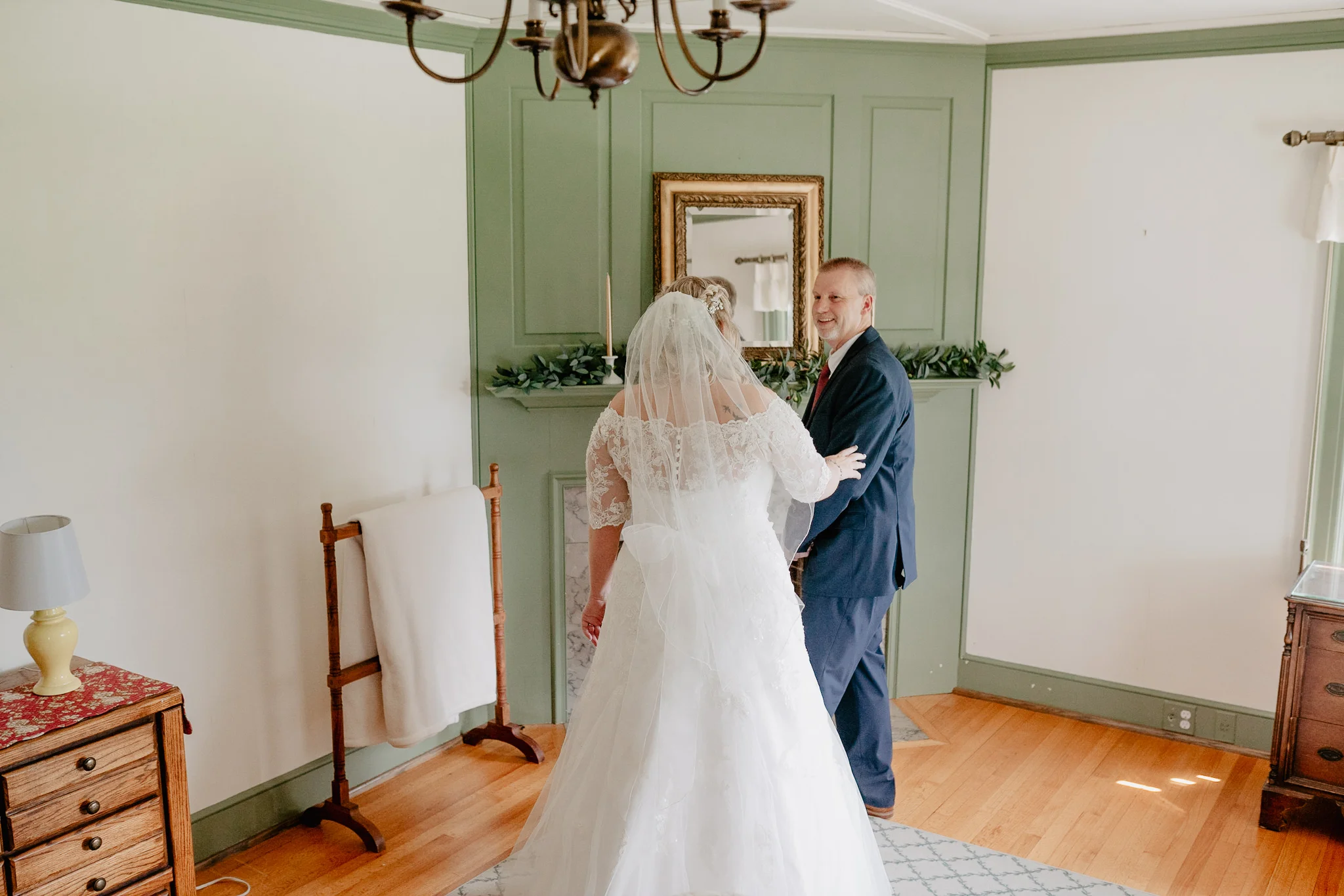 Hannah + Mike | Chianti and Navy Columbus Wedding at Little Brooke Meadow | Catherine Milliron Photography | Ohio Wedding + Engagement Photographer
