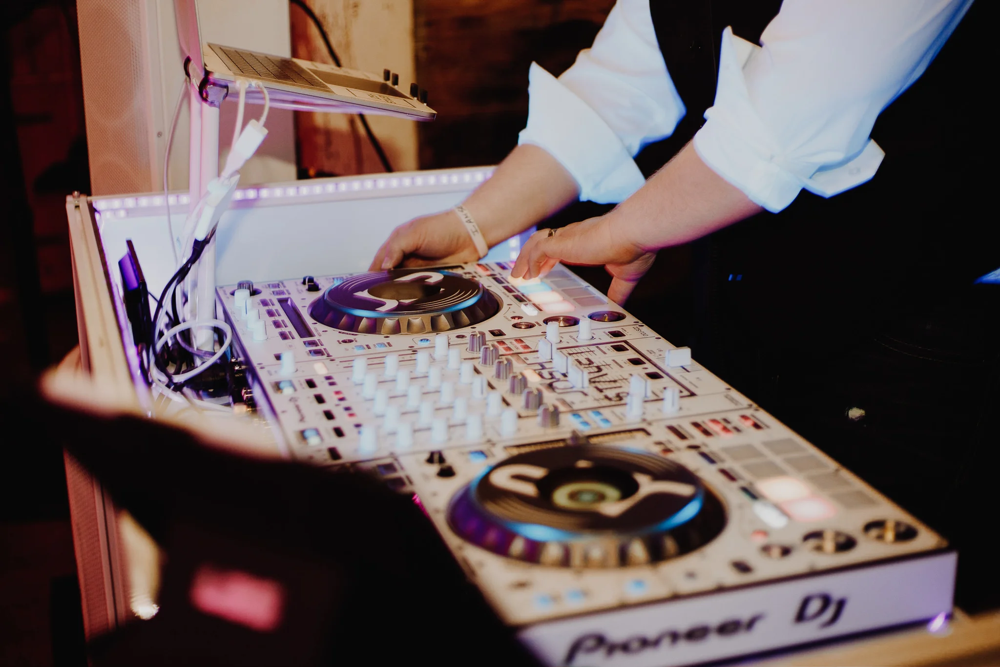 Hannah + Mike | Chianti and Navy Columbus Wedding at Little Brooke Meadow | Catherine Milliron Photography | Ohio Wedding + Engagement Photographer