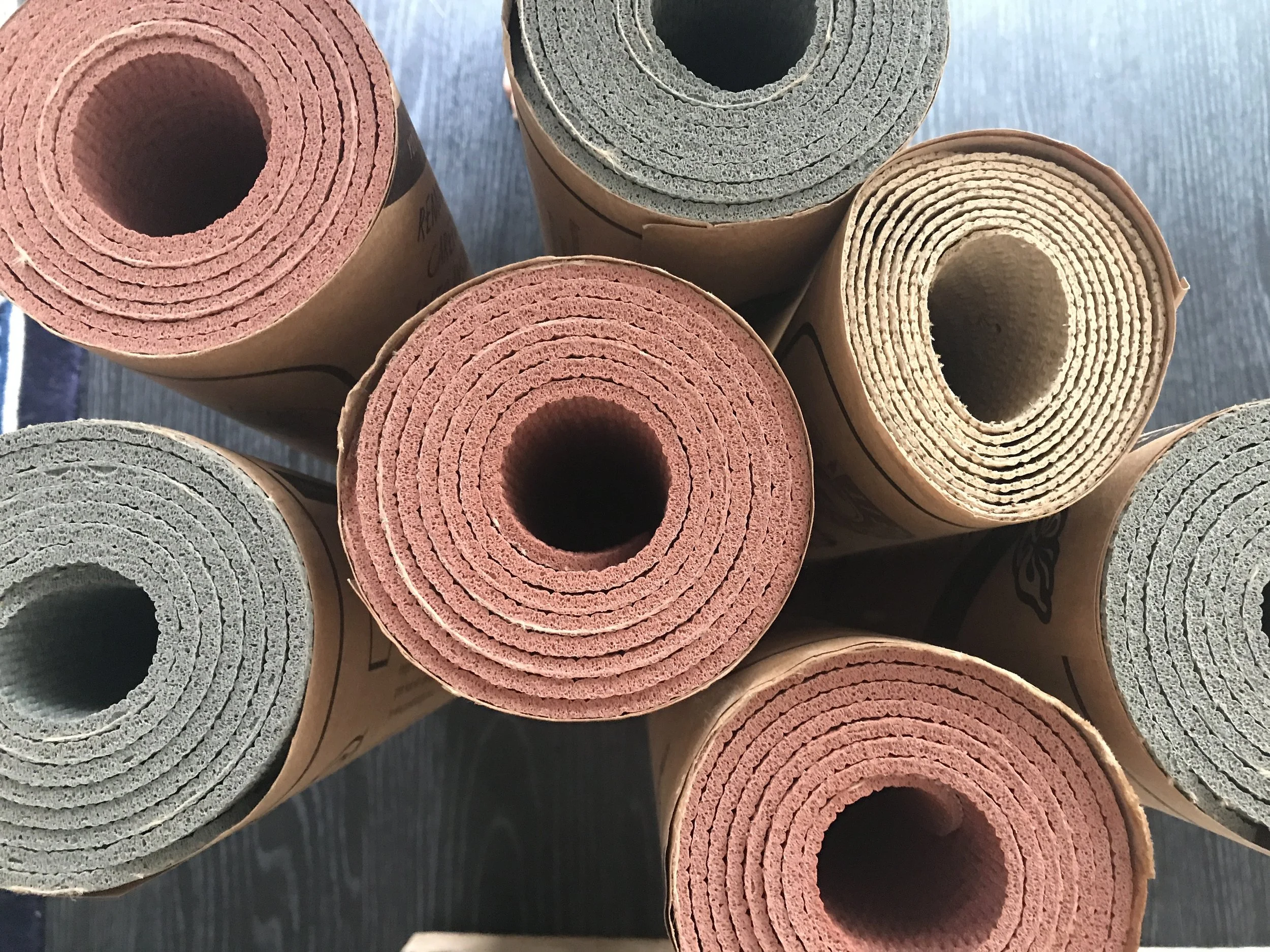 LovEarth 4mm natural jute yoga mats in a range of earthy colours, made with natural rubber and plant fibres.