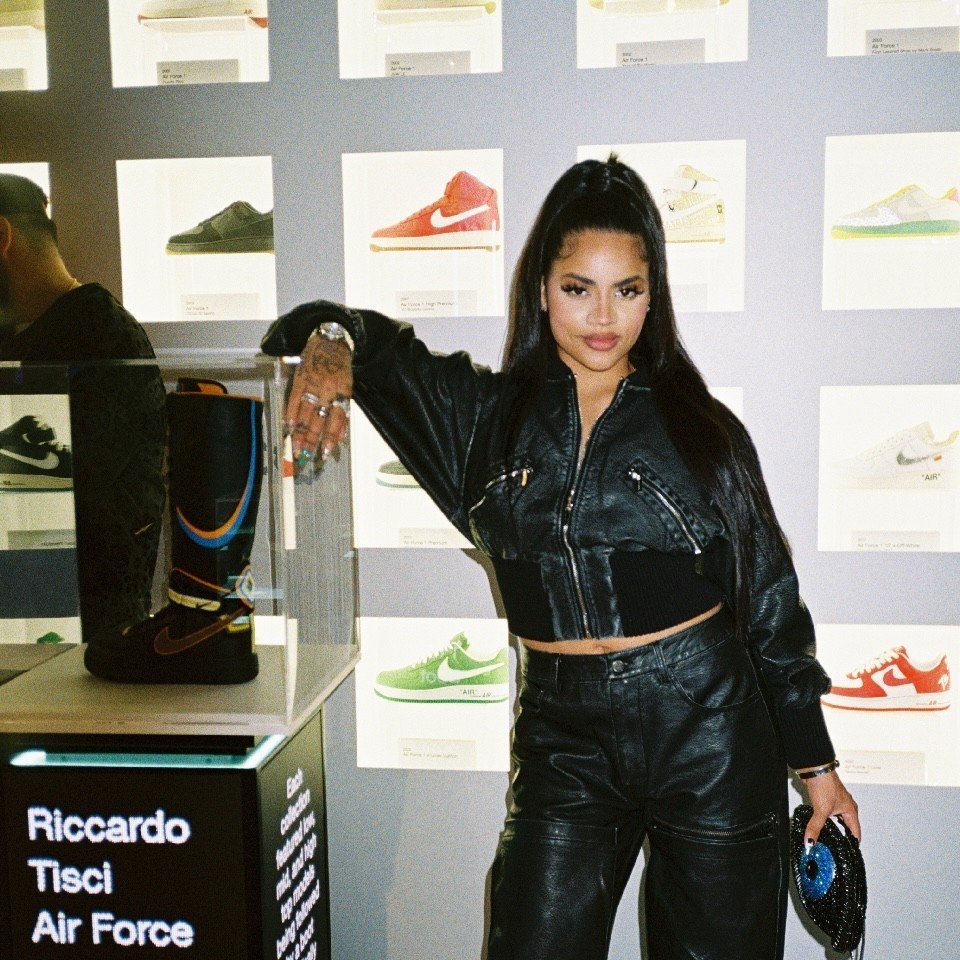 40 YEARS of Nike&rsquo;s iconic Air Force One sneaker meant an epic celebration at the @jdsports Flagship in Times Square. Partnering with @unitedmasters, the activation centered on the AF-1&rsquo;s cultural impact through the years, complete with mu