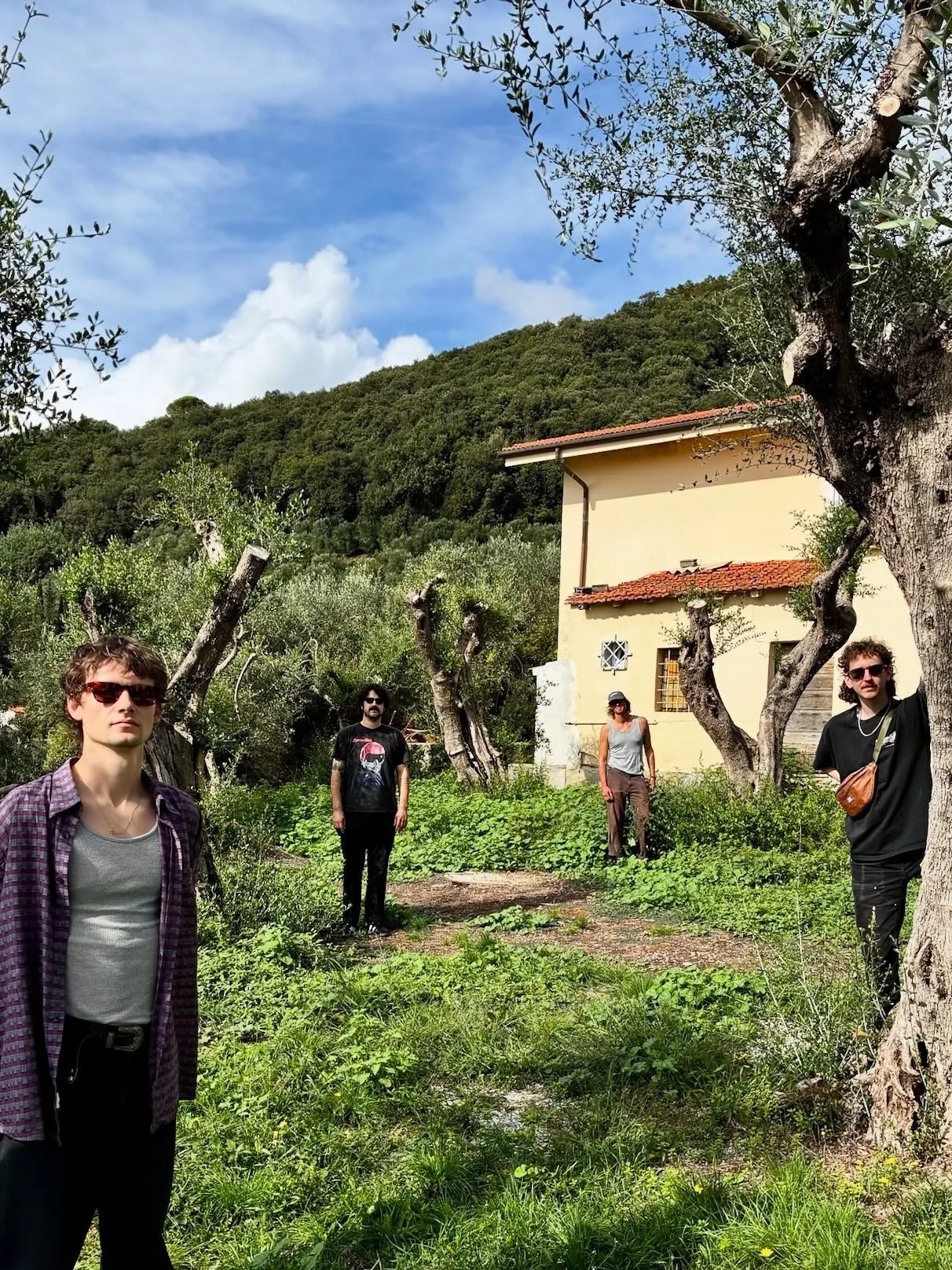 Second Europe Tour photo dump 🇪🇺
11 shows down 14 to go!
We have a whole bunch of shows in France coming up, on se verra l&agrave;-bas 🥖

18/9 - Barberaz, FR - @lebrindezinc 
19/9 - Gap, FR - @baraugorille 
20/9 - Limoges, FR - @le.petit.jourdan 
