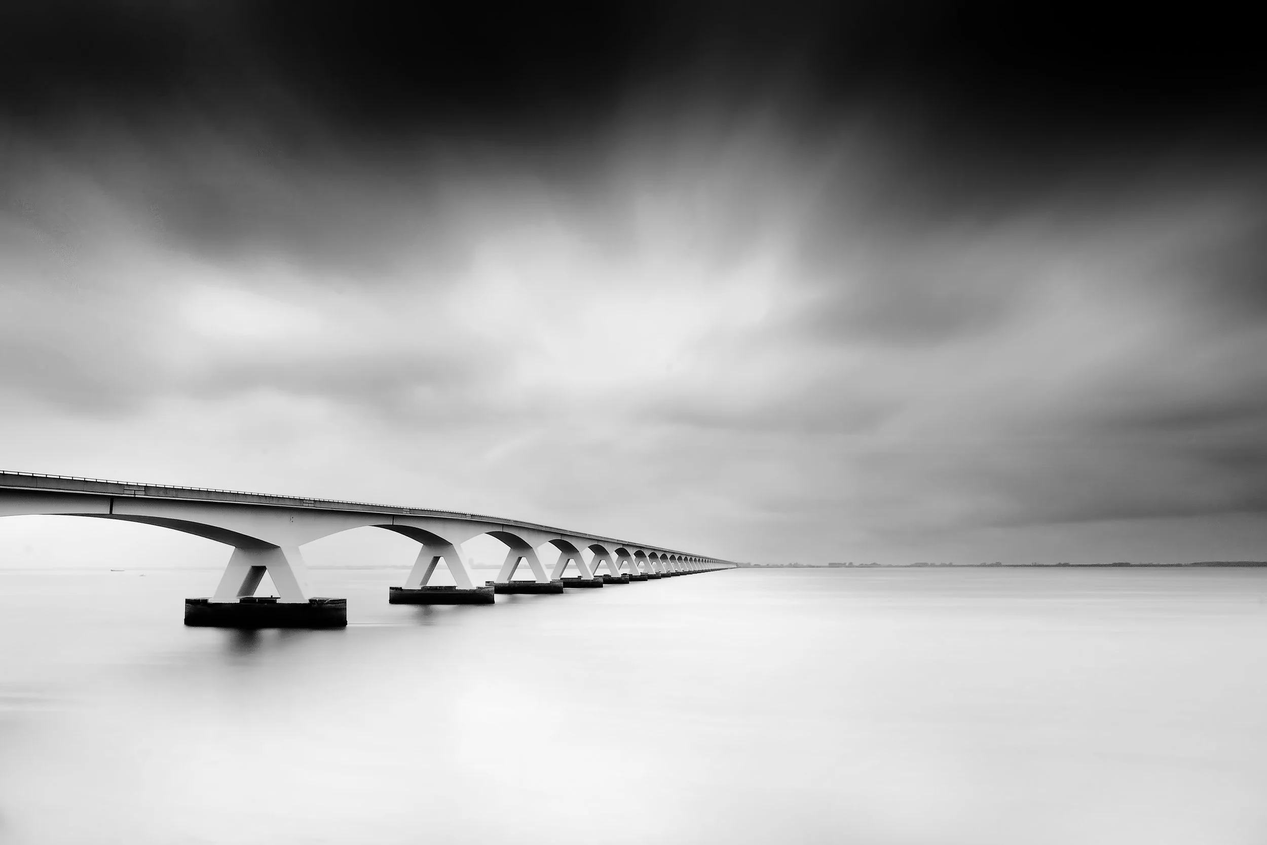 zeelandbrug zwartwit