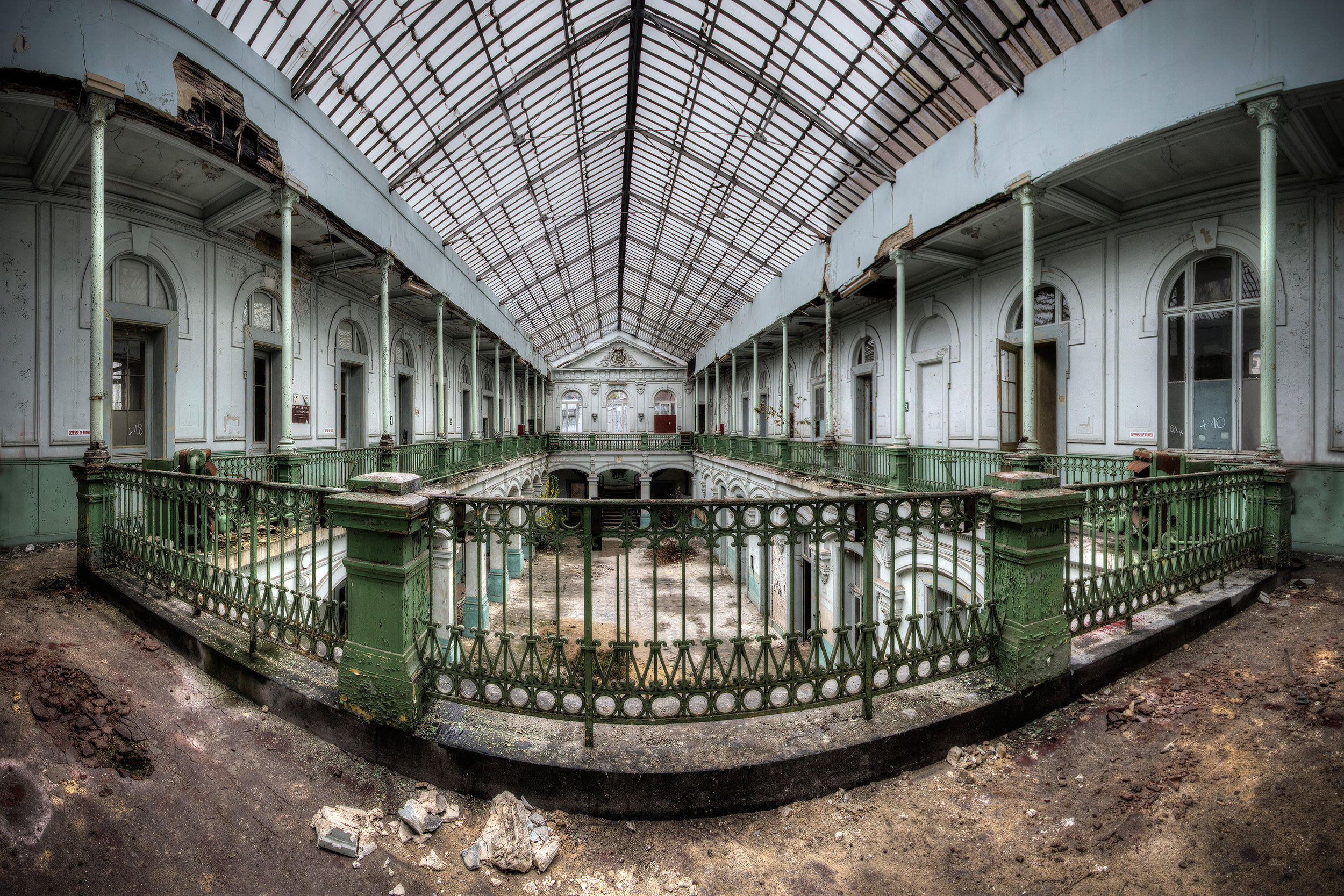 Grand Glass Gallery