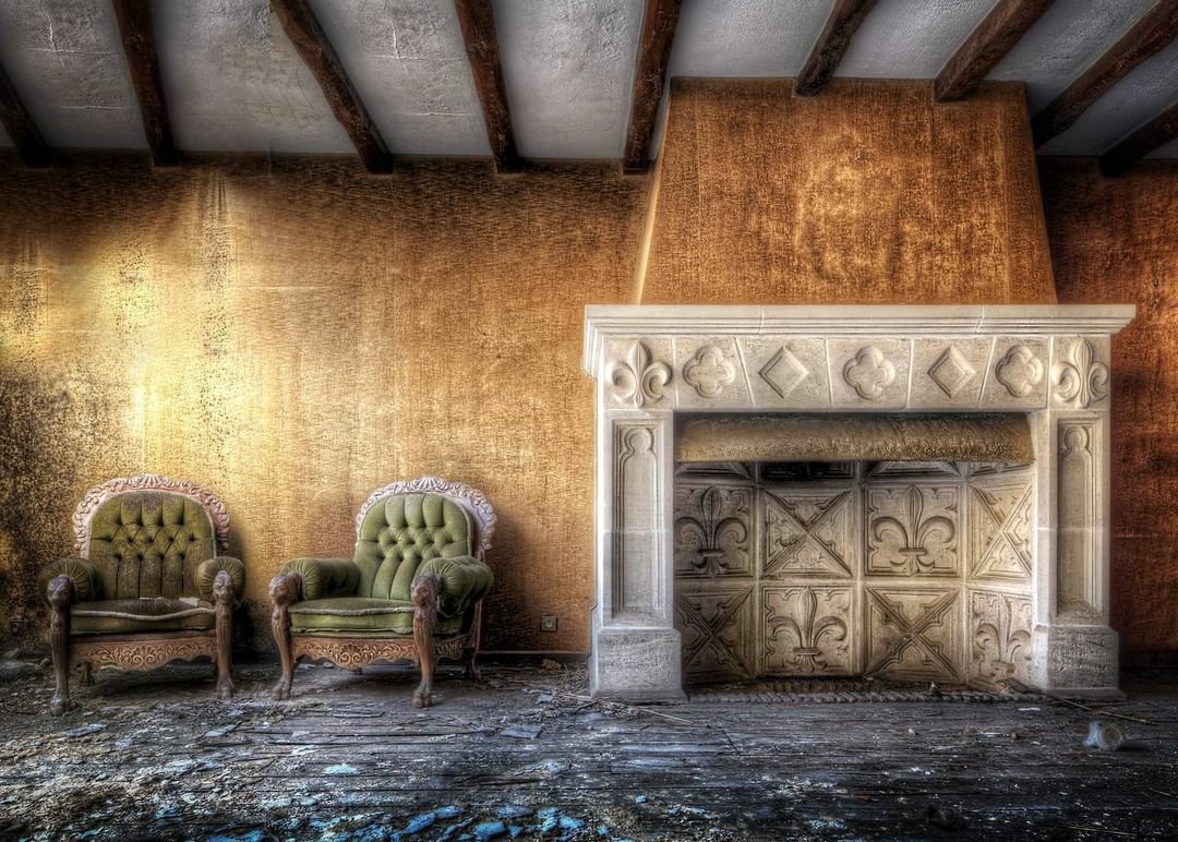 abandoned villa in Belgium