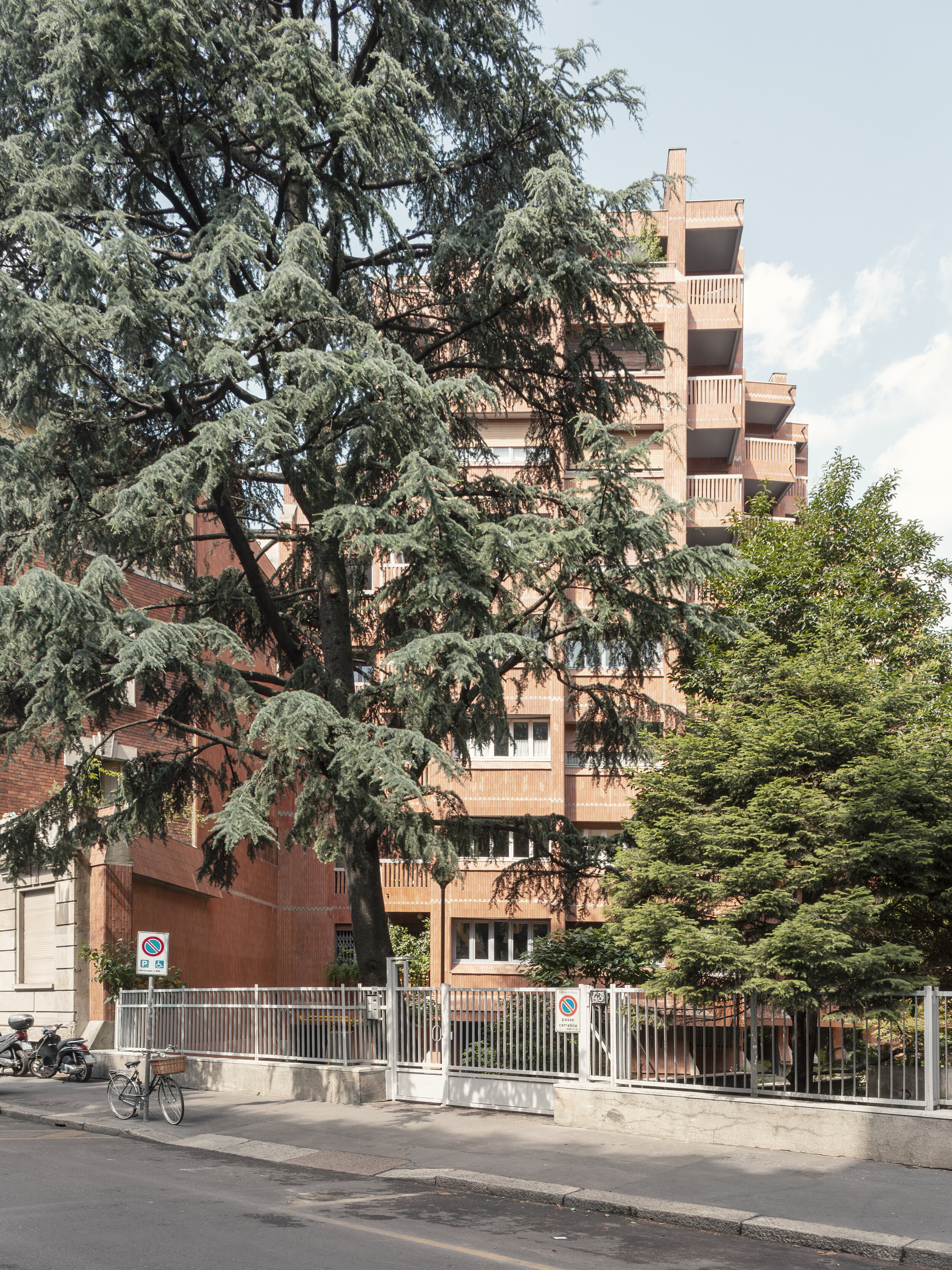 Gian Paolo Valenti - Residential Building Via Botta 43