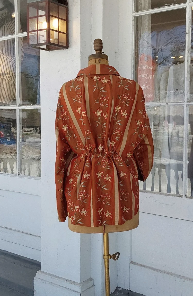 SPICE DRAGONFLY JACKET IN EXQUISITE SILK SPICE FLORAL — Miss Phyllis