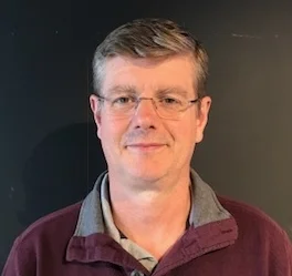 Glenn Leighton Glenn has double undergraduate degrees in Law from Chiba University (Japan) and Bond University (Queensland). Since completing his Rhodes Scholarship and D.Phil in trade finance law, he has spent over 22 years in investment banking in Singapore and London. He advises major financial institutions on bond and equity financing, regulatory matters, credit ratings, liquidity and risk management. Most recently Managing Director and Head of Capital & Risk Advisory within Lloyds Bank Corporate Markets, Glenn has been an RI Mentor since inception, focusing particularly on Fintech, Biotech and Mental Health ventures. He is a seed investor in 2 U.K. startups.