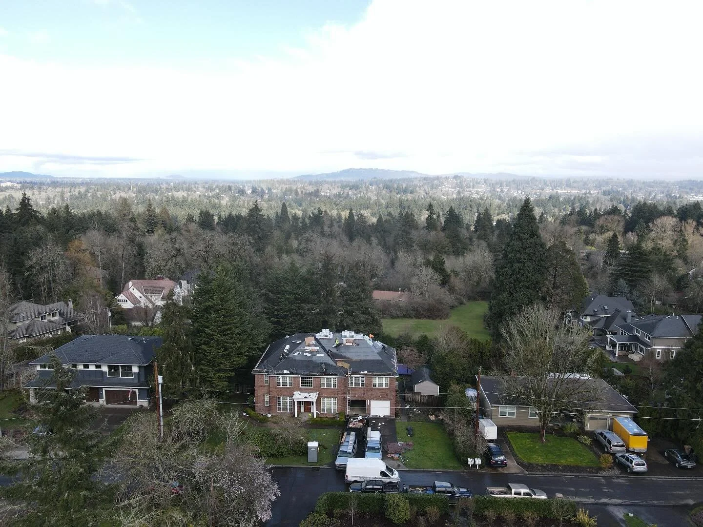 It’s a good day for a roof! #bestroofersinportland #bestroofersinpdx #bestcoastroofing