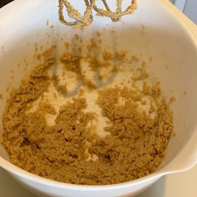 Science Experiment: Apple Flour vs All Purpose Flour... Can you tell which is which? 🤔 👩&zwj;🍳 #brownsugarcookies #dessert #baking