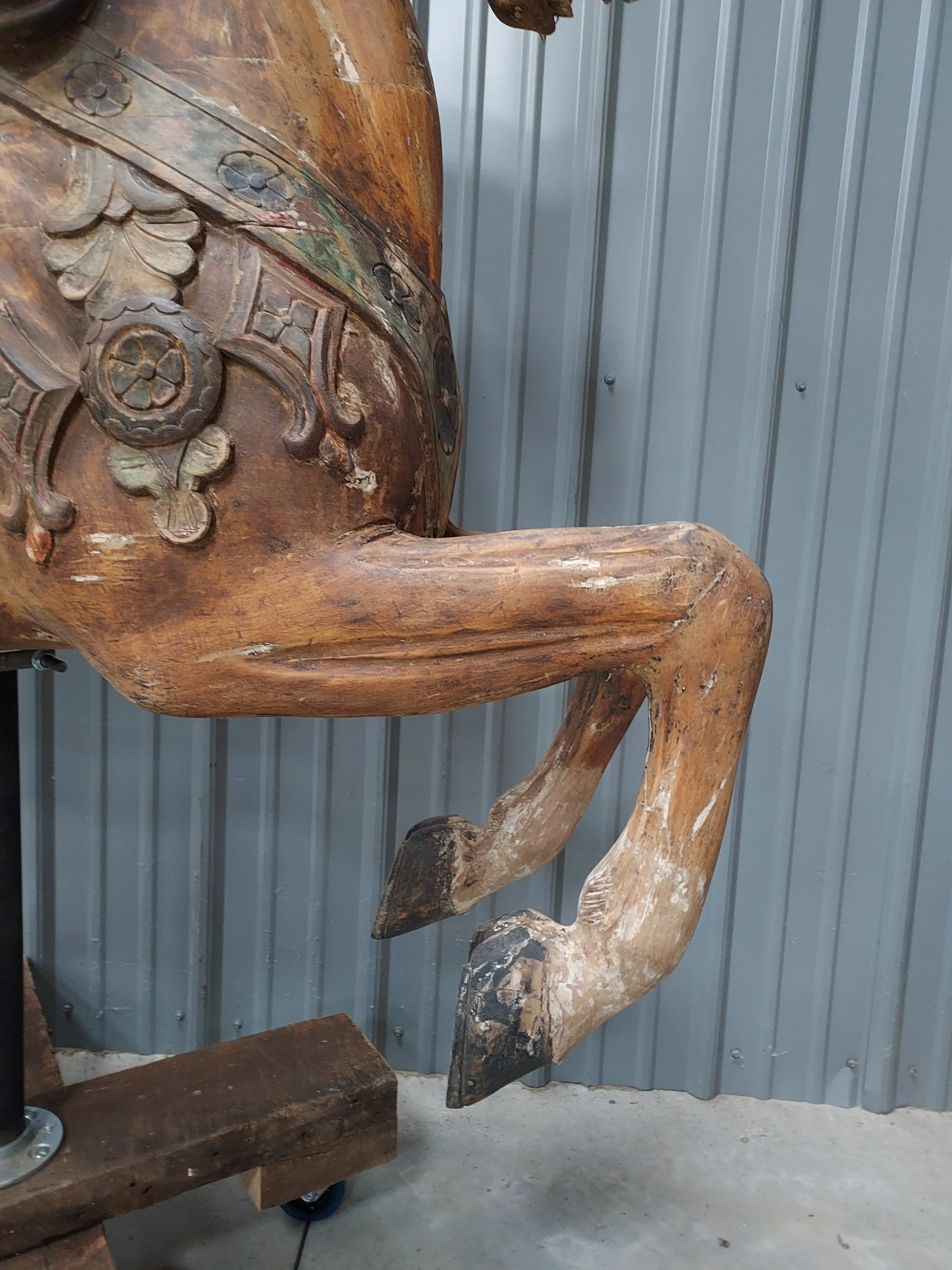 garage horse.jpg