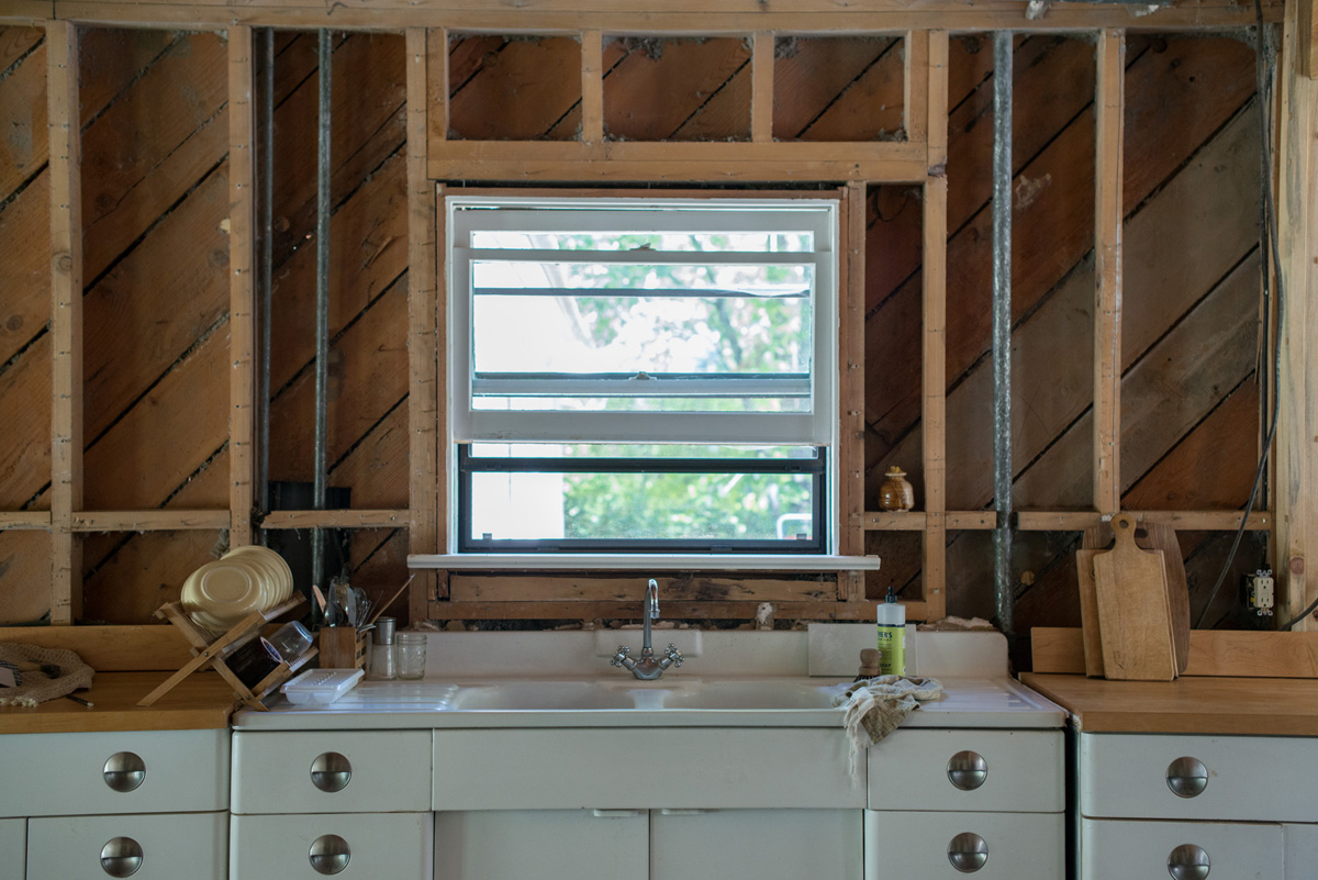 So here's the deal with renovation... you make a giant mess, clean it up, try to set up home, then make another giant mess, clean it up, set it up to be manageable, then make another giant mess. It's quite the process, but you find out all of the coping mechanisms you have hidden up your sleeves!