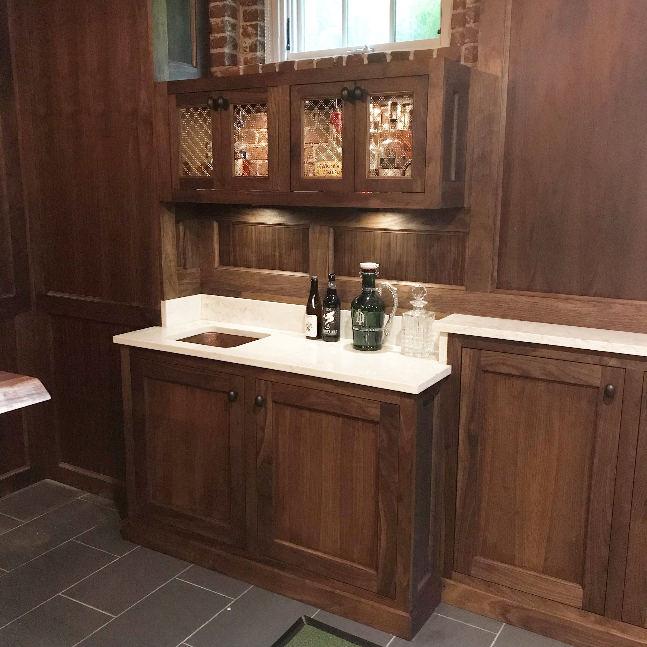 Wet Bar 3.JPG