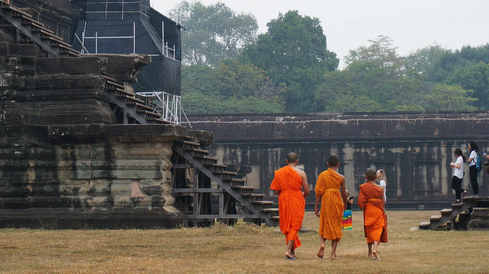 Ape_Bleakney_Cambodia_DSC03057xxx.jpg
