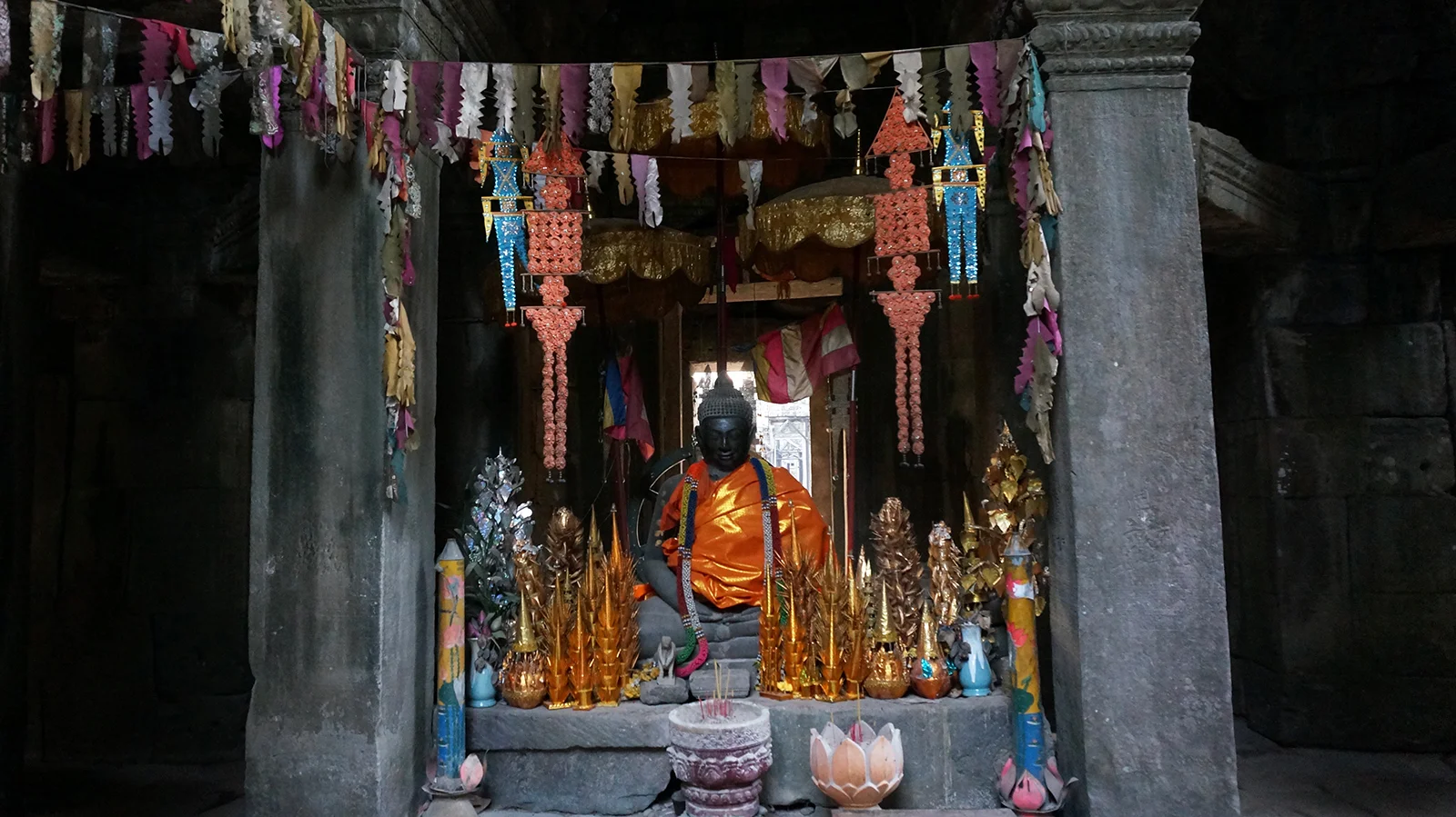Ape_Bleakney_Cambodia_DSC03565x.jpg