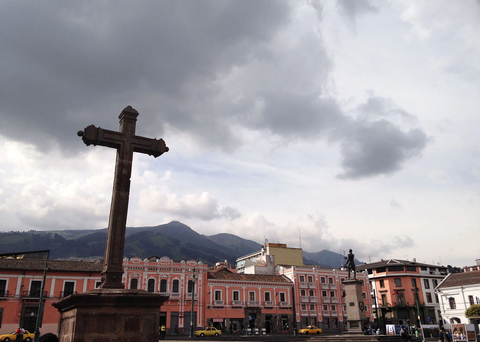 Ape_Bleakney_Quito_IMG_9992x.jpg