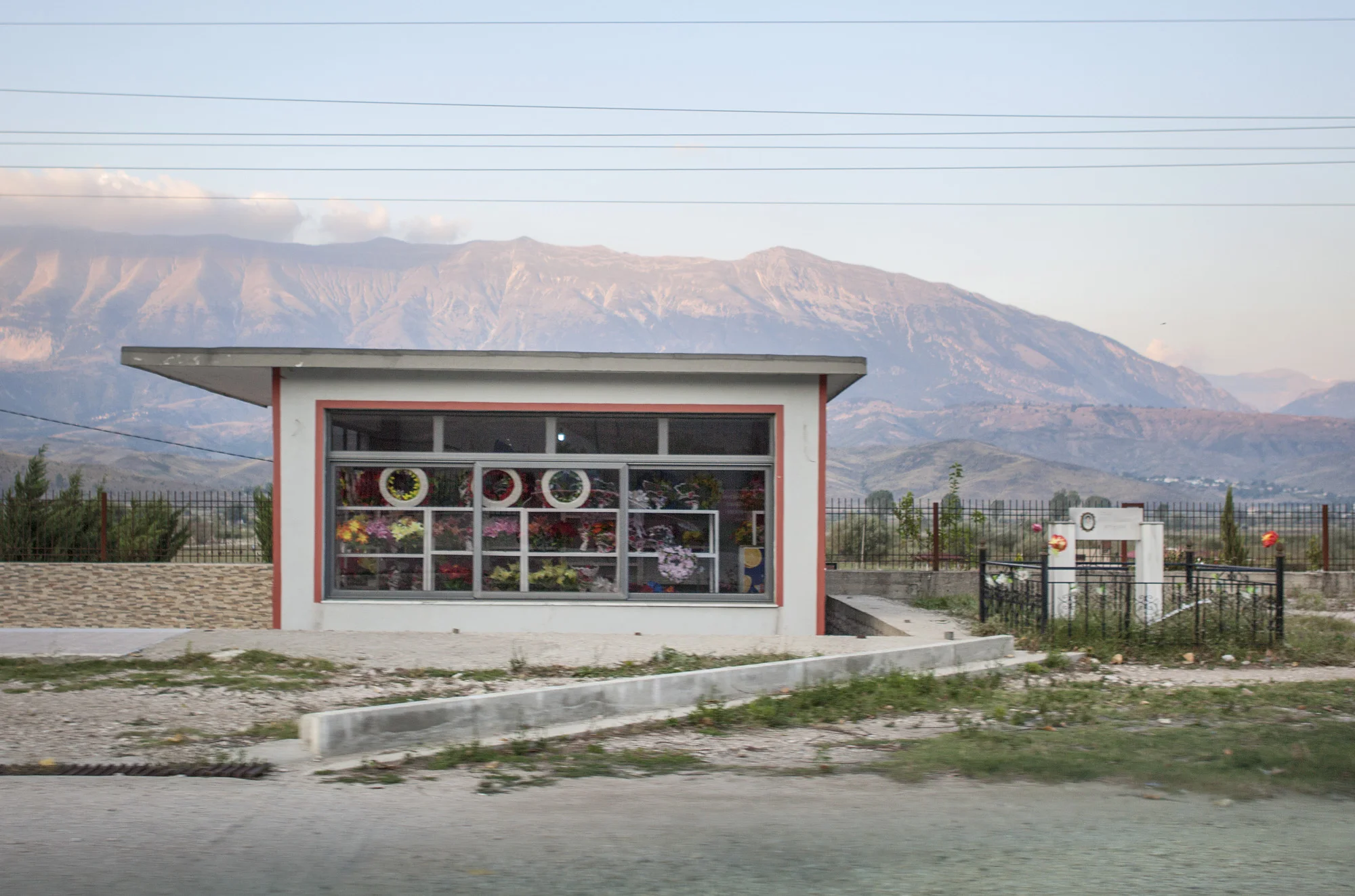 sarande83.jpg