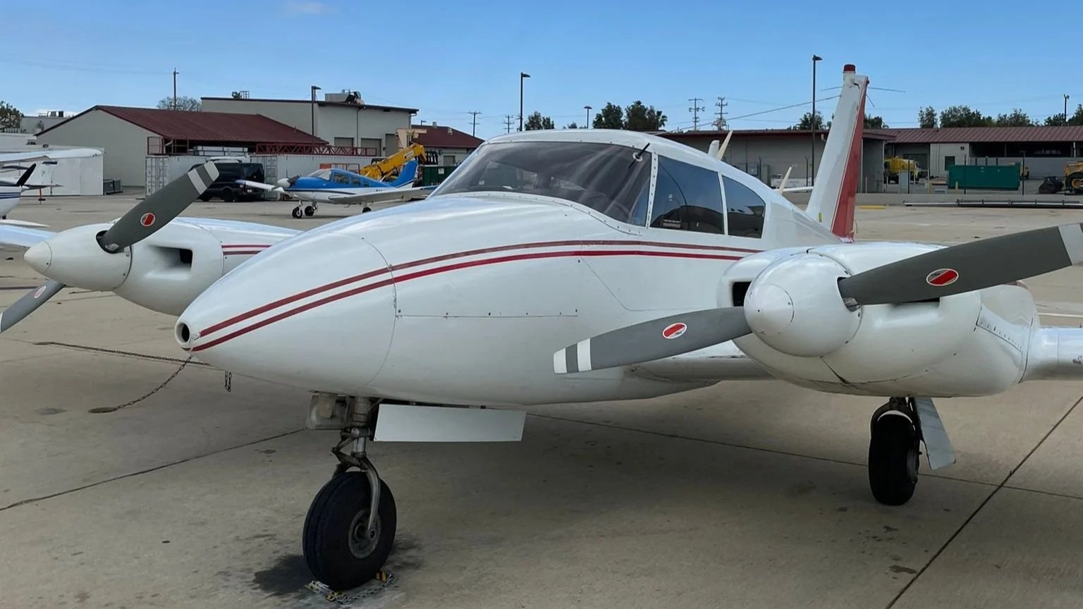 Private Pilot License
(2 - 3 months)