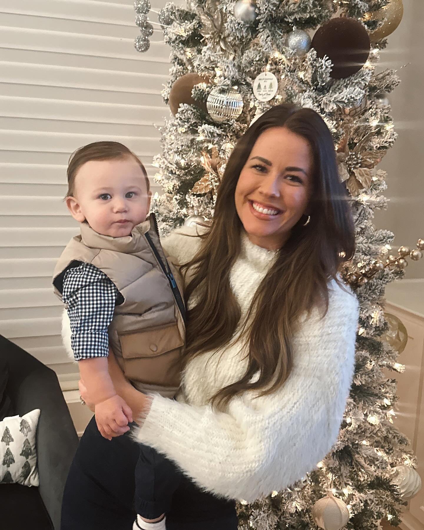 You make every day feel like it&rsquo;s Christmas 🎁

See Santa ✔️ 🎅🏼
Hay Rides ✔️ ☃️
Hot Cocoa ✔️ ☕️
