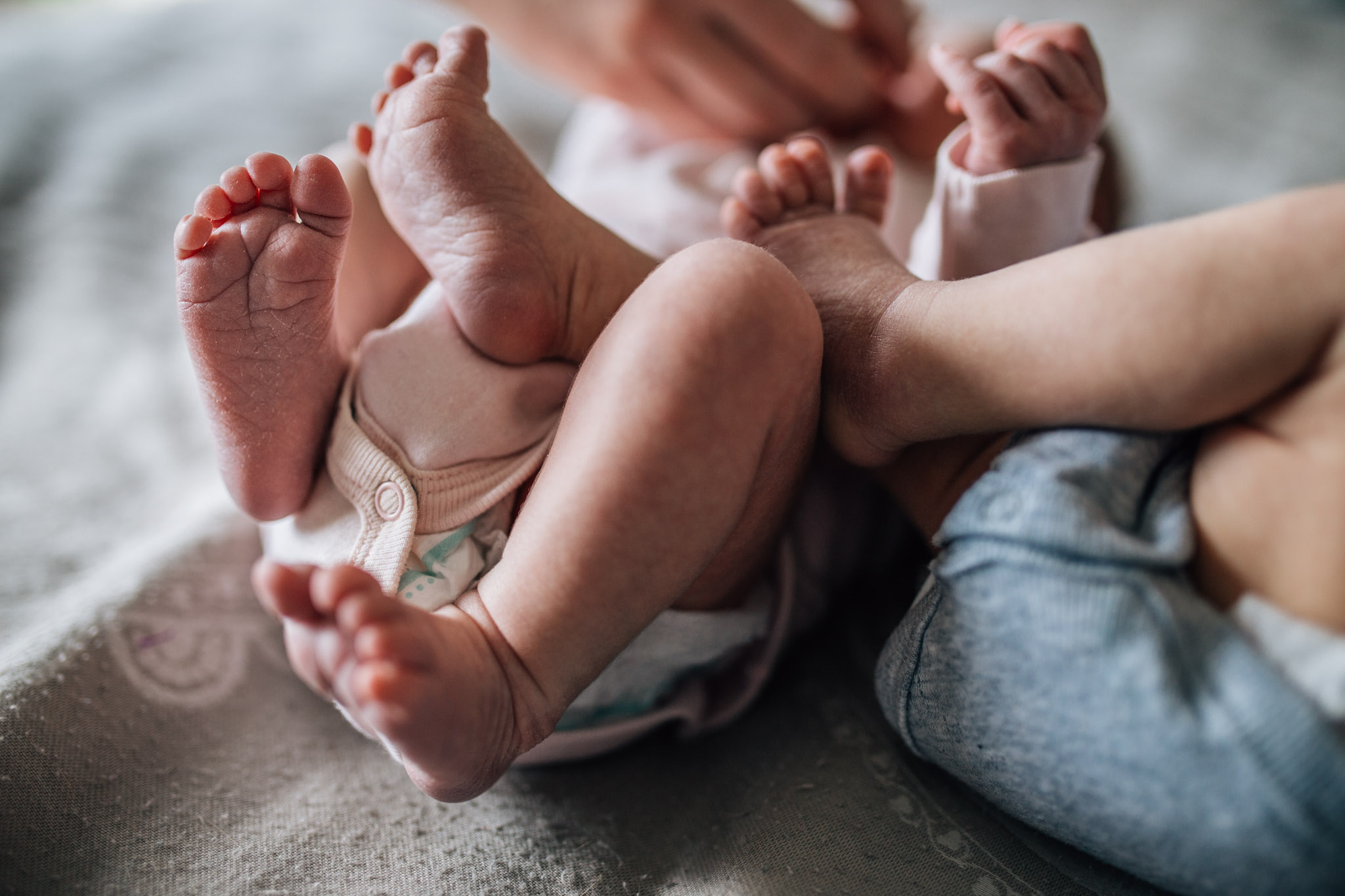 newborn baby feet (1 of 1).jpg