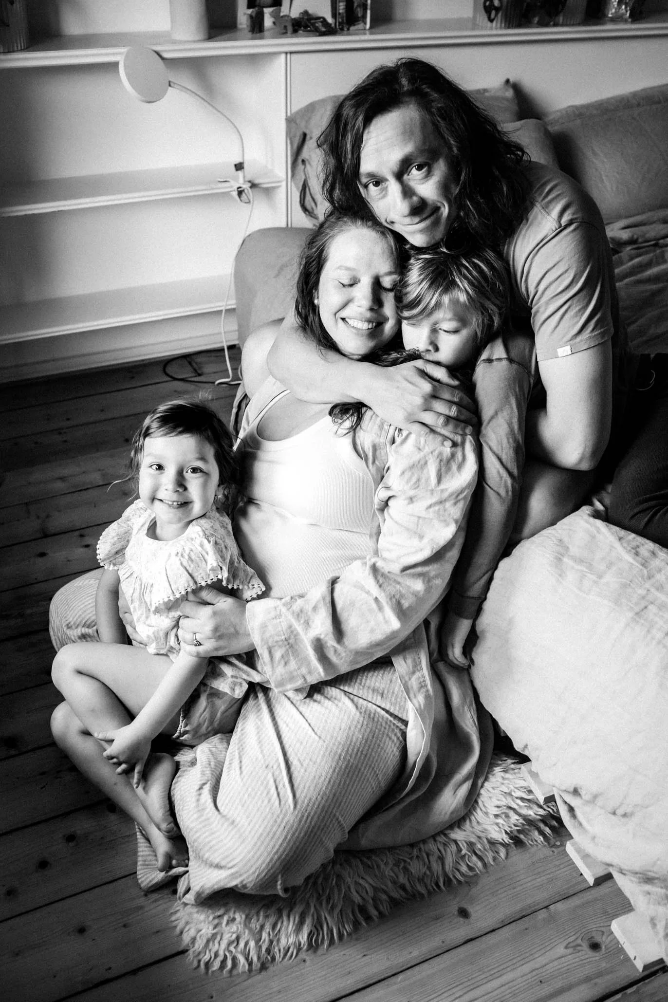 family portrait natural in home maternity photogrpahy.jpg