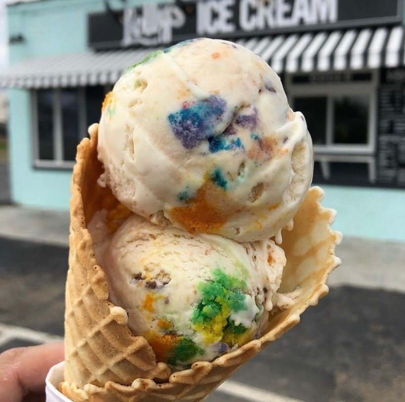 Pot of Gold Ice Cream!!! 🌈
.
.
Golden Oreo Ice Cream with Rainbow Butter Cake and Butterfinger Candy!!! This once a year flavor is as delicious as it sounds. 😋
.
.
We hope it brightens up your day and helps to usher in the warm Spring Weather. We l