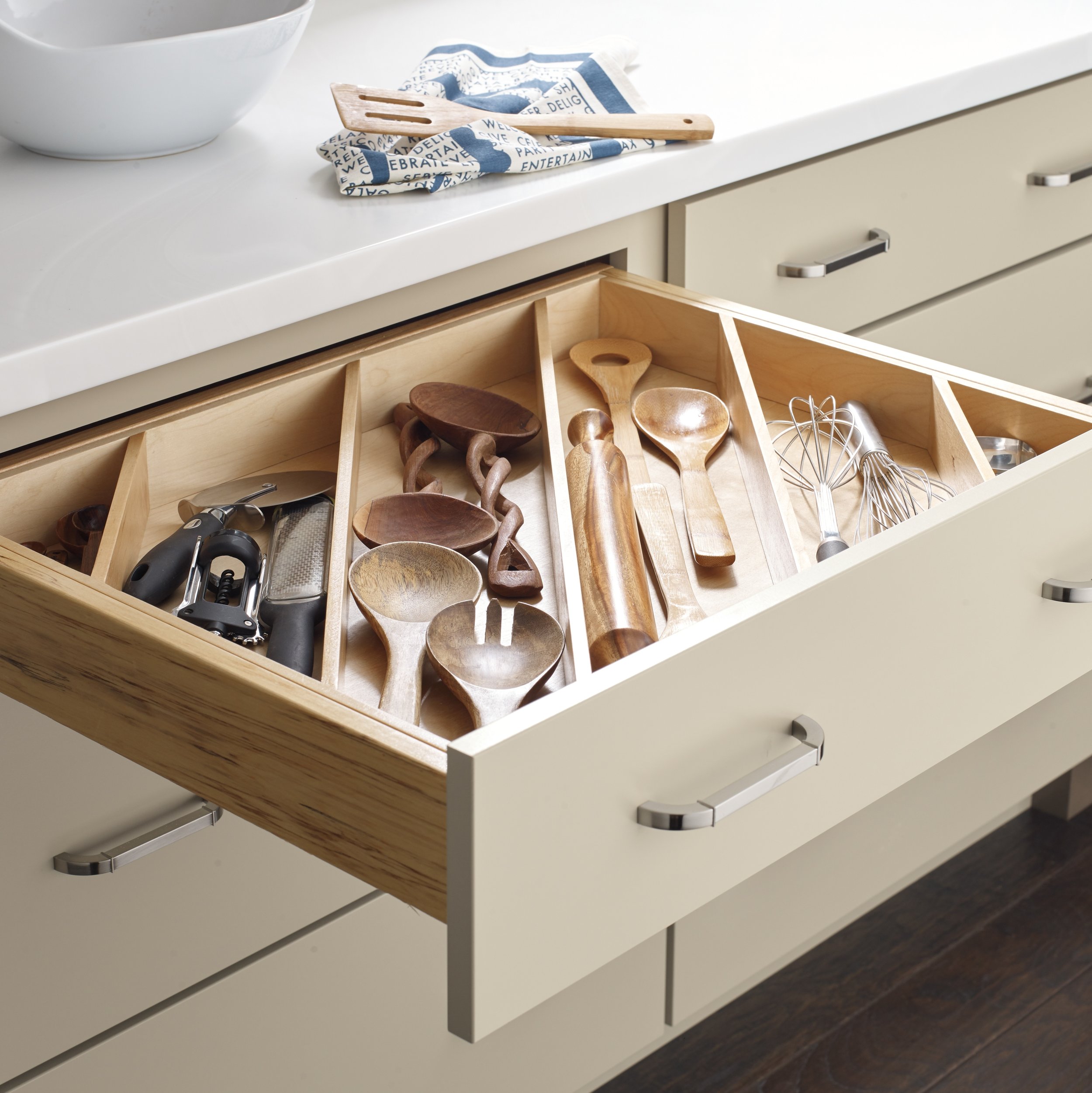 Cooking Utensil Divider - Homecrest Cabinetry